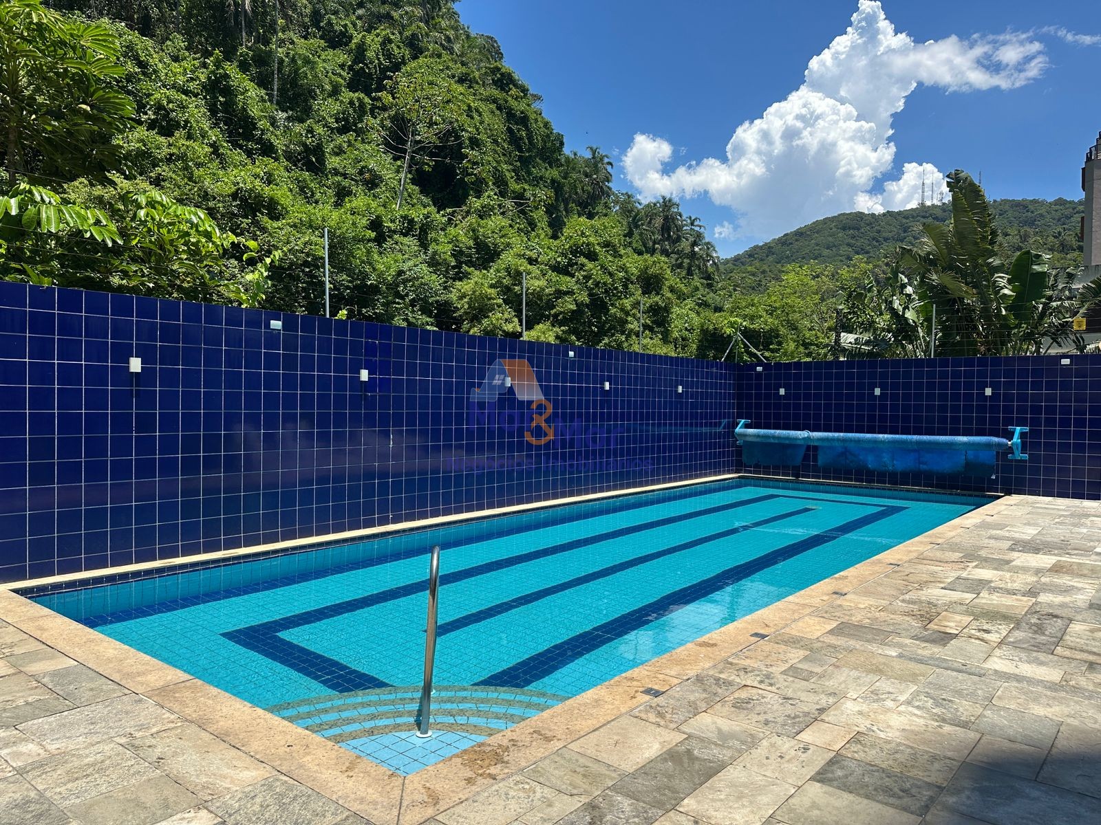 Apartamento na Praia da Enseada, Guarujá - SP