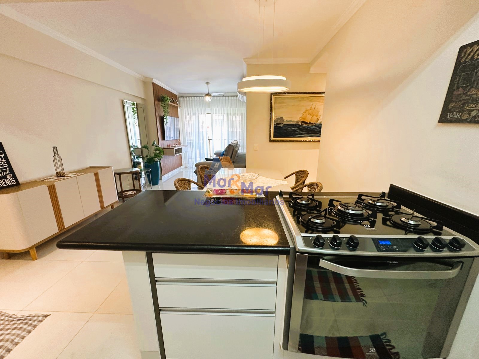 Apartamento na Praia da Enseada, Guarujá - SP