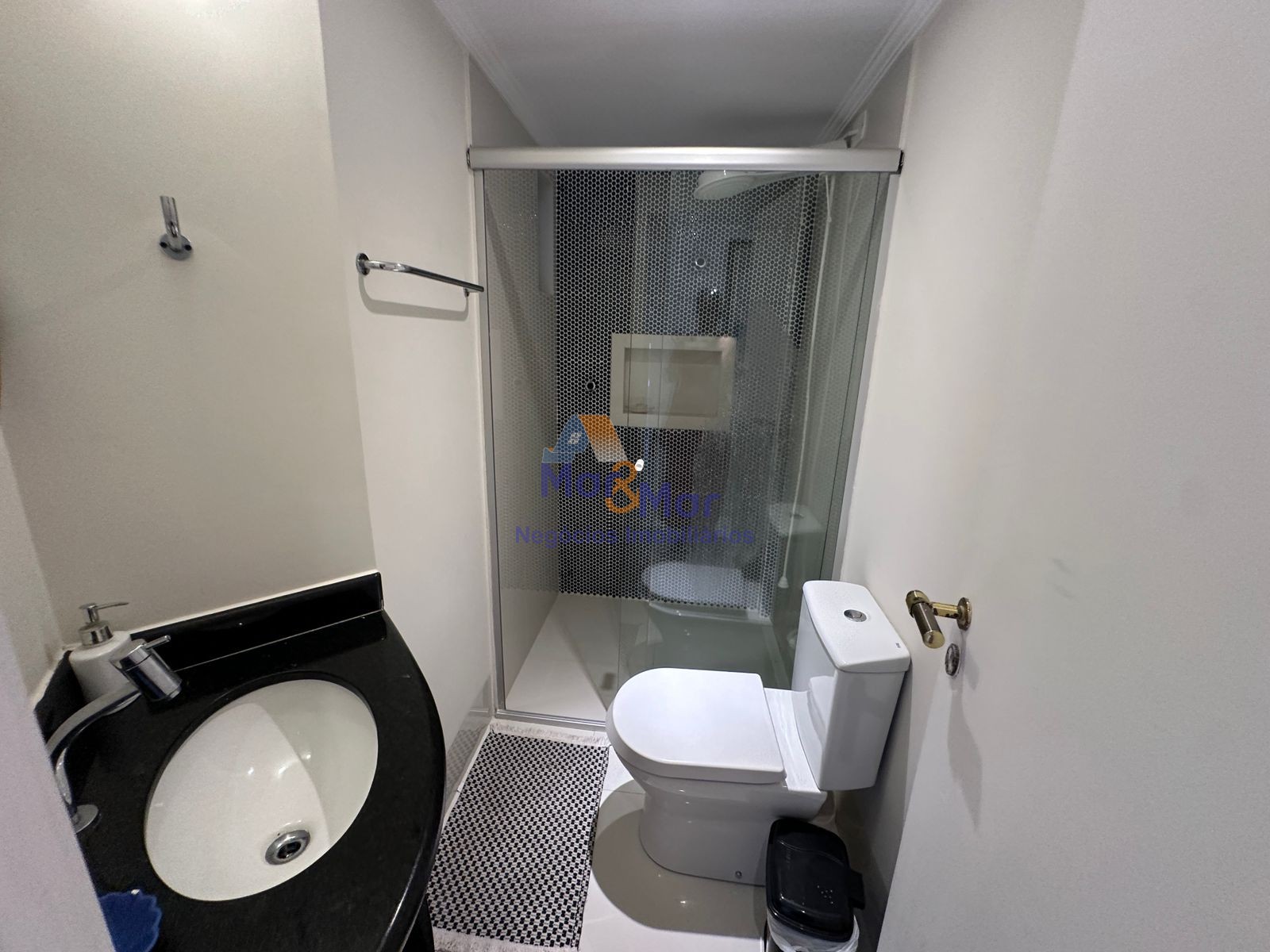 Apartamento na Praia da Enseada, Guarujá - SP