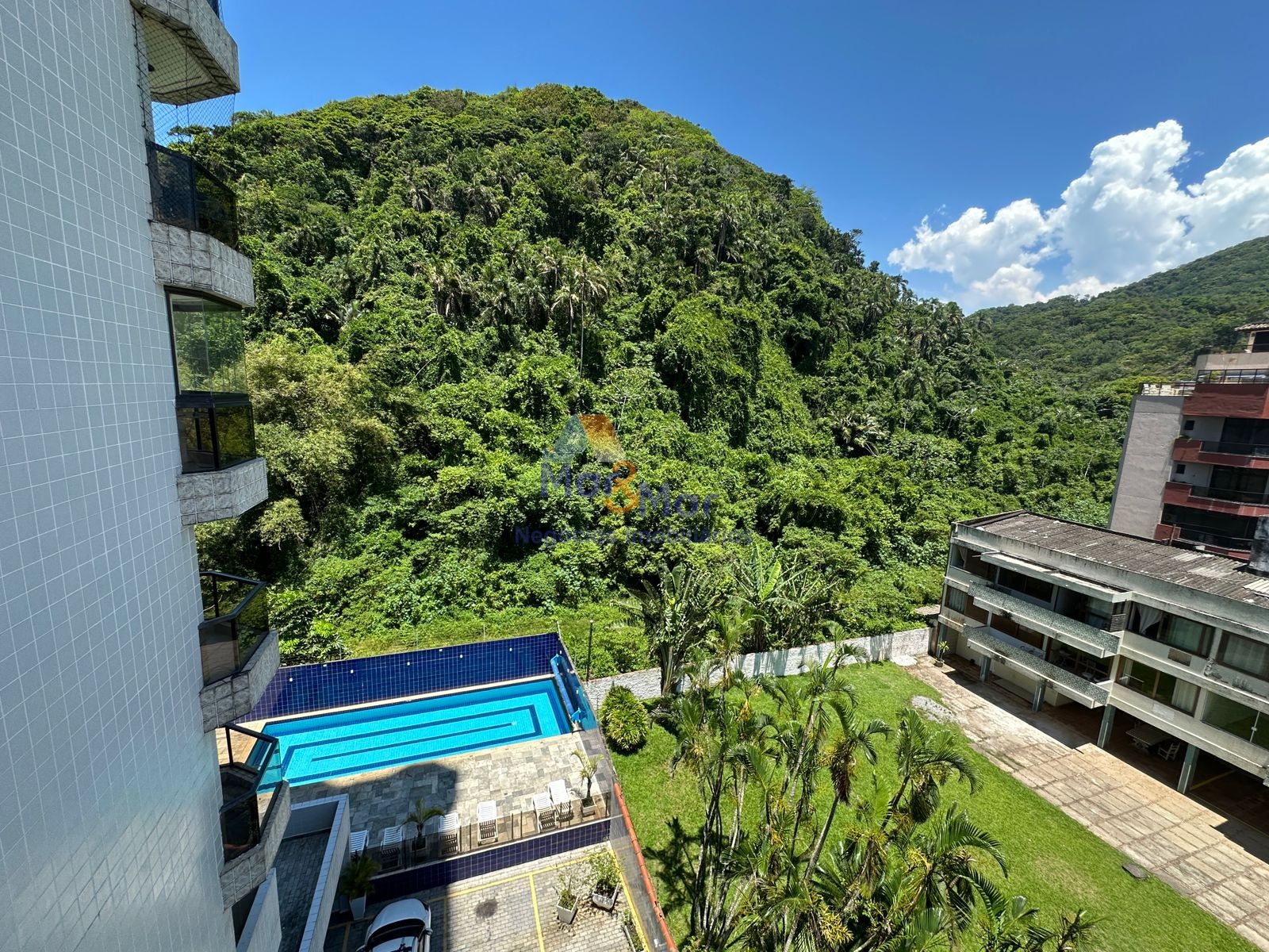 Apartamento na Praia da Enseada, Guarujá - SP