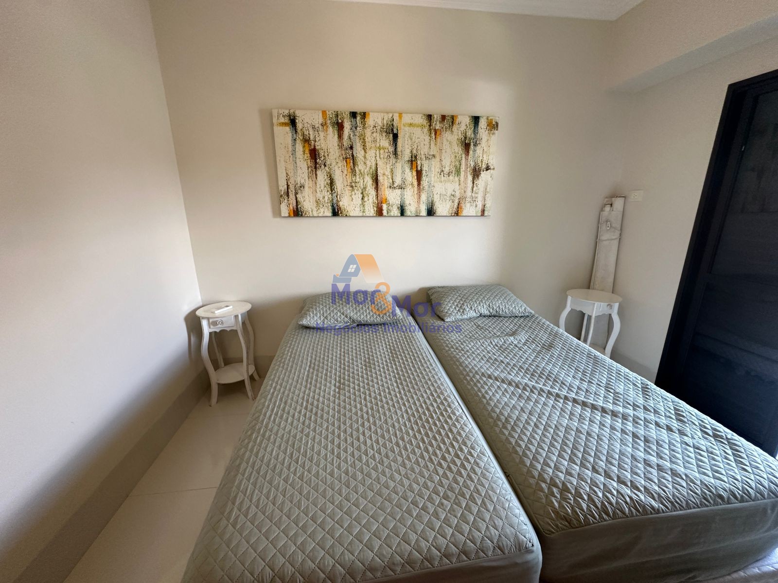 Apartamento na Praia da Enseada, Guarujá - SP