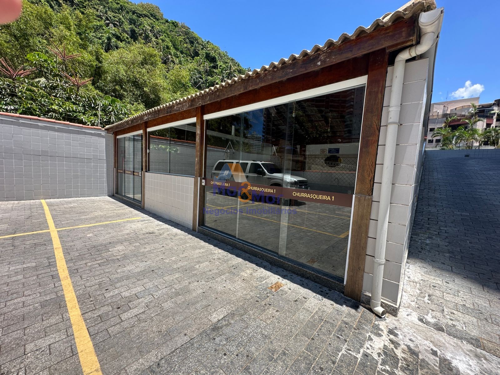 Apartamento na Praia da Enseada, Guarujá - SP