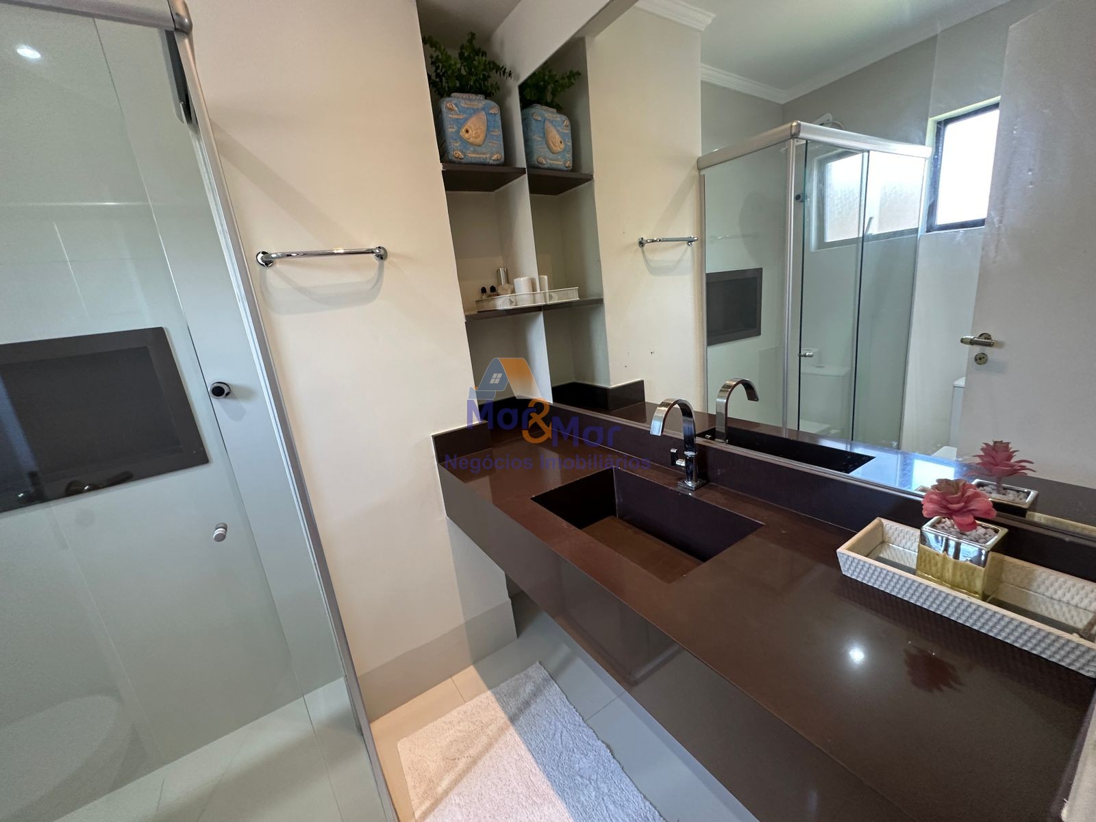 Apartamento na Praia da Enseada, Guarujá - SP