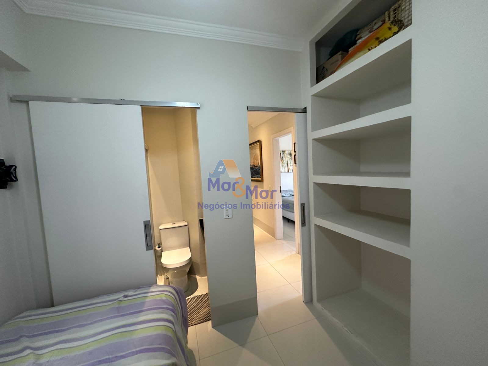 Apartamento na Praia da Enseada, Guarujá - SP