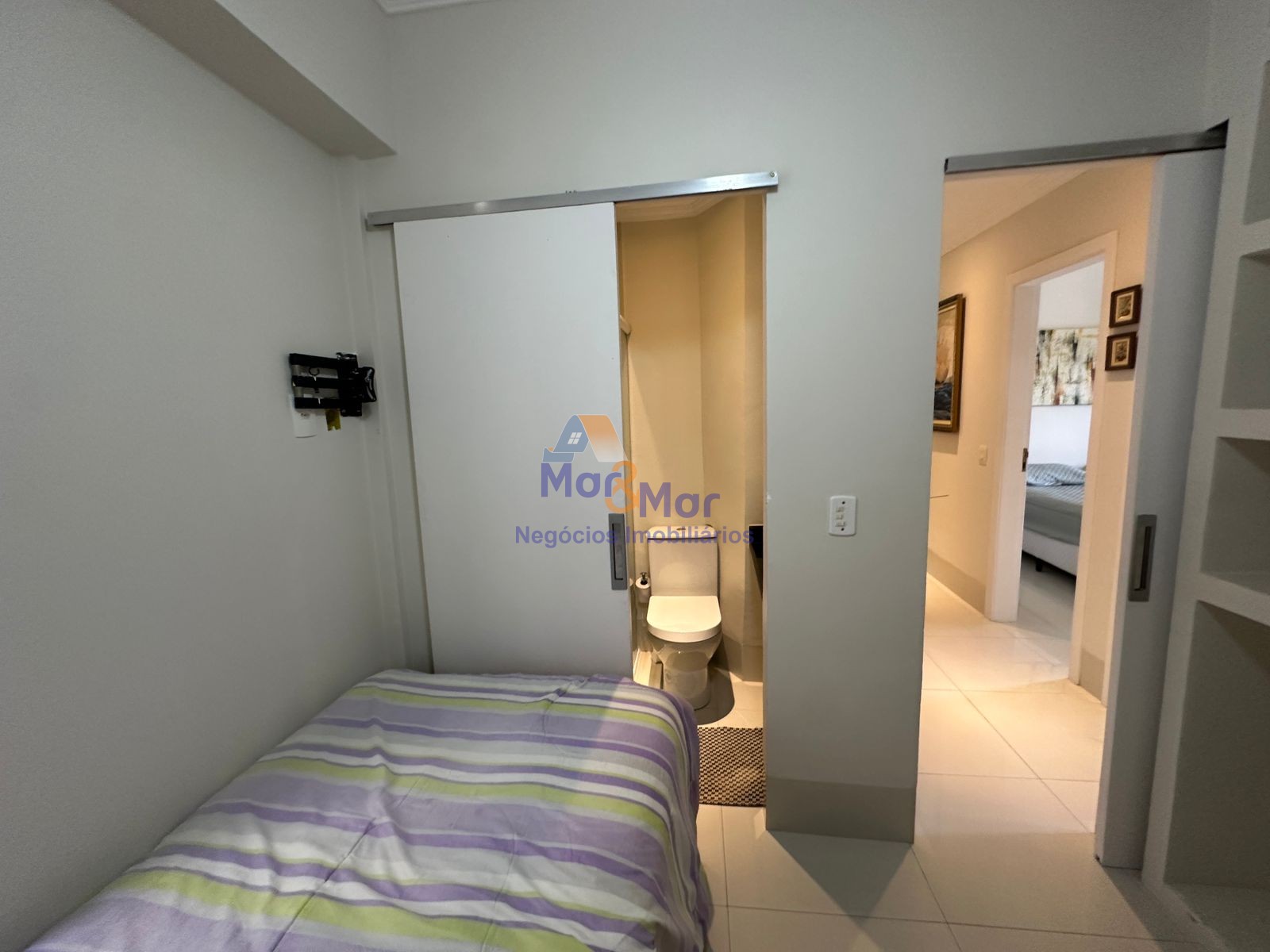 Apartamento na Praia da Enseada, Guarujá - SP