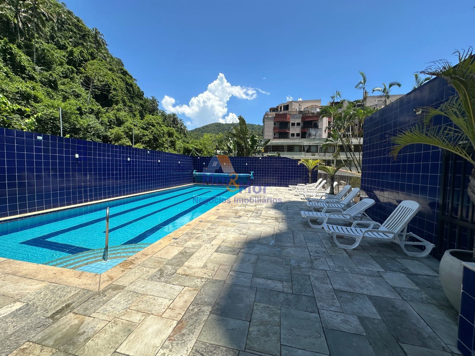 Apartamento na Praia da Enseada, Guarujá - SP