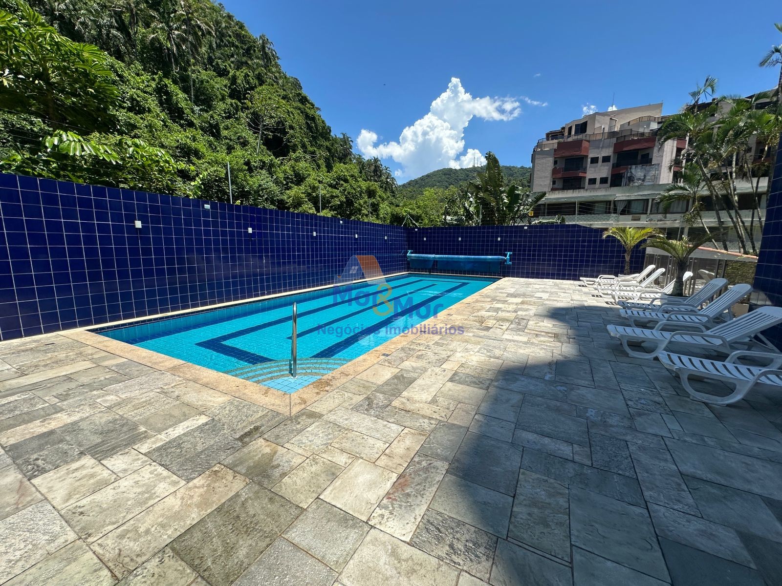 Apartamento na Praia da Enseada, Guarujá - SP