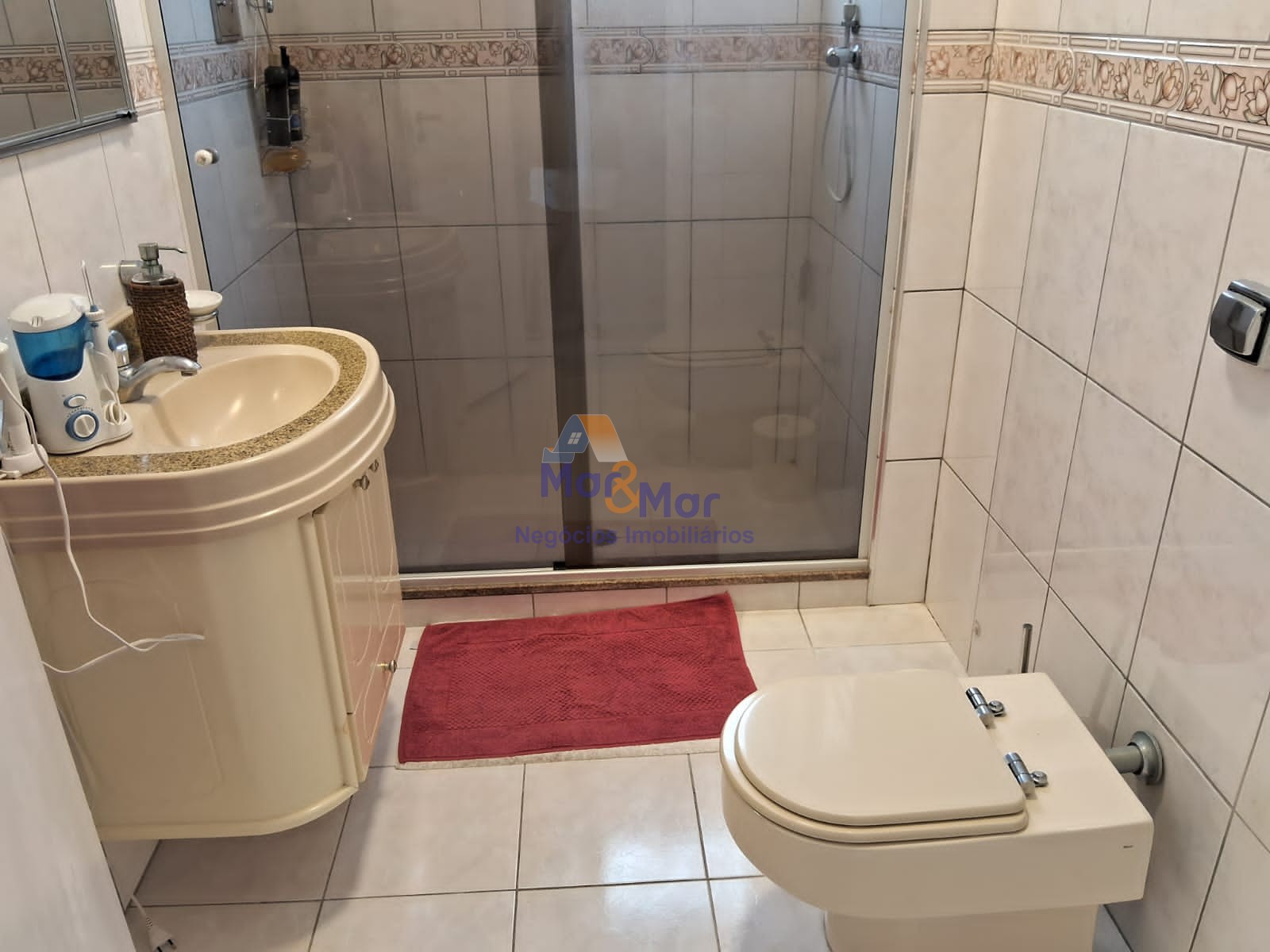 Apartamento na Praia das Astúrias, Guarujá - SP