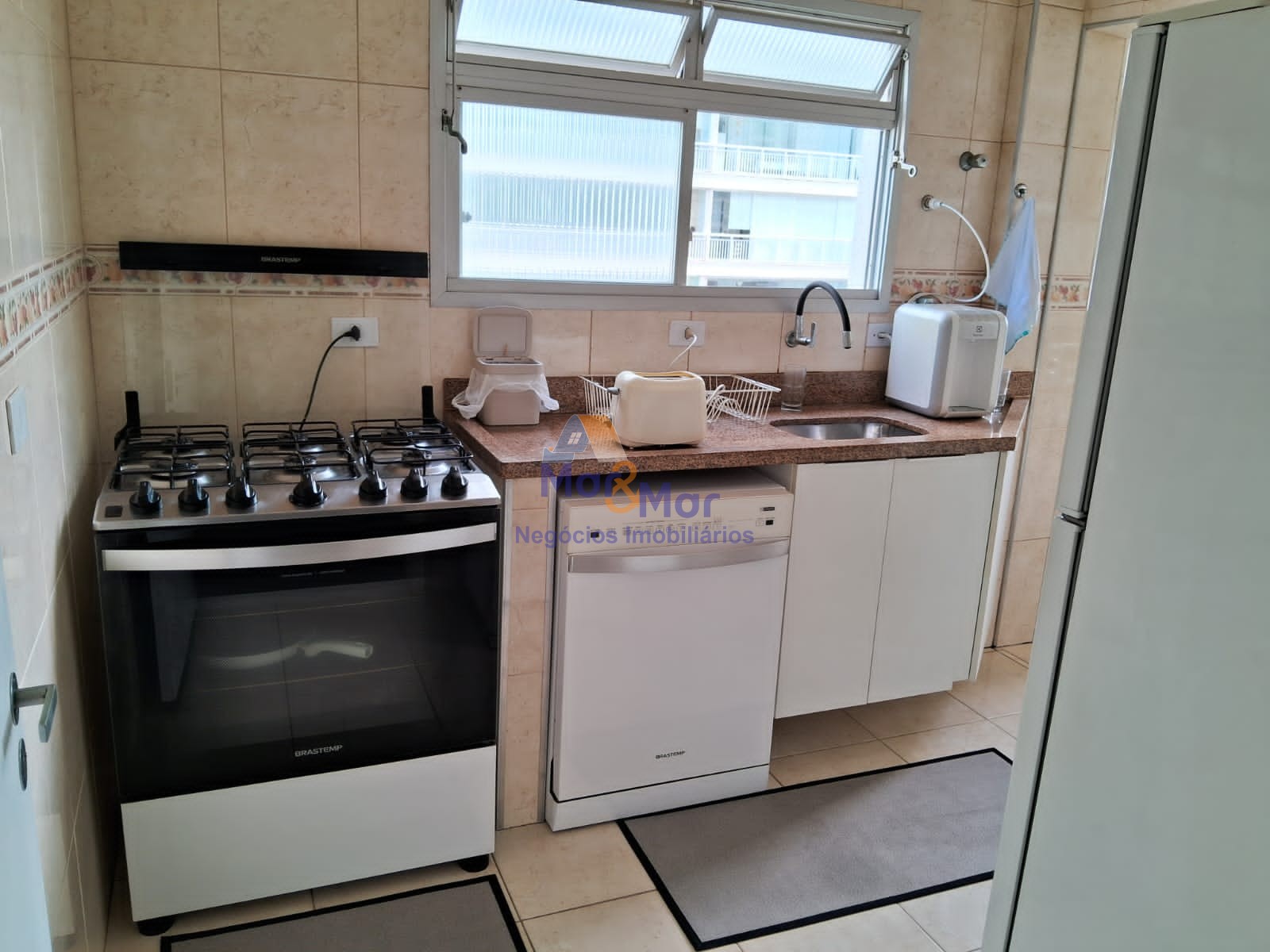 Apartamento na Praia das Astúrias, Guarujá - SP