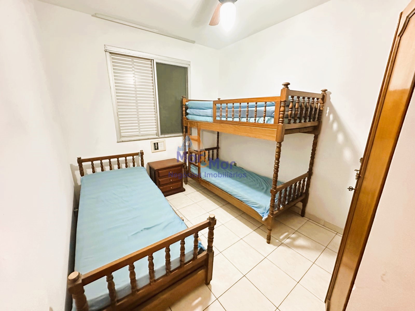 Apartamento na Praia das Pitangueiras, Guarujá - SP