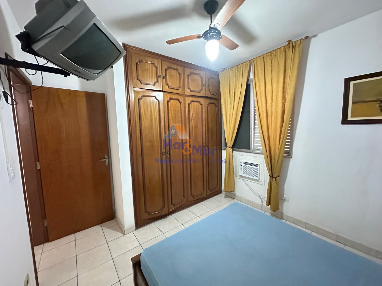 Apartamento na Praia das Pitangueiras, Guarujá - SP