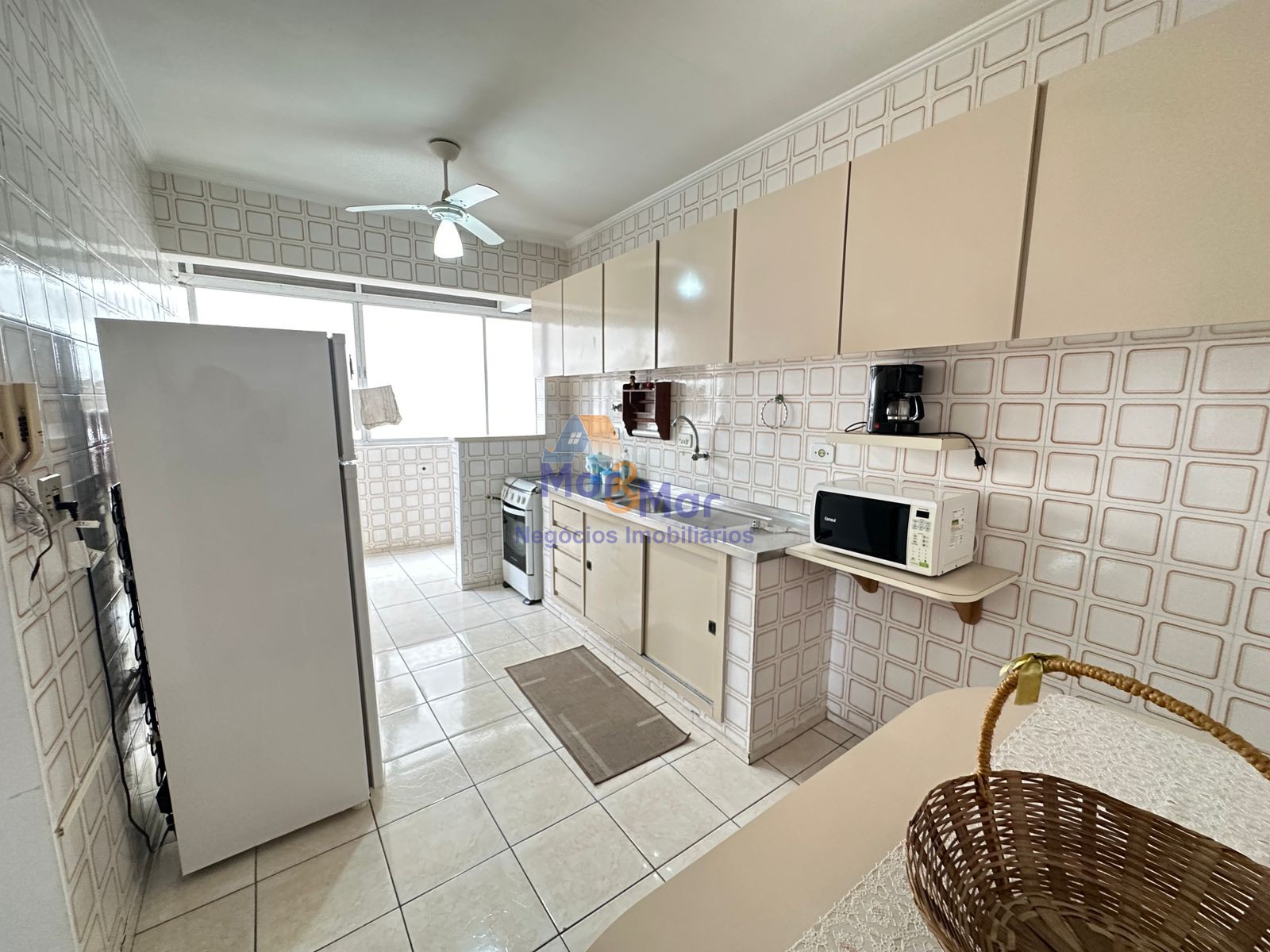 Apartamento na Praia das Pitangueiras, Guarujá - SP