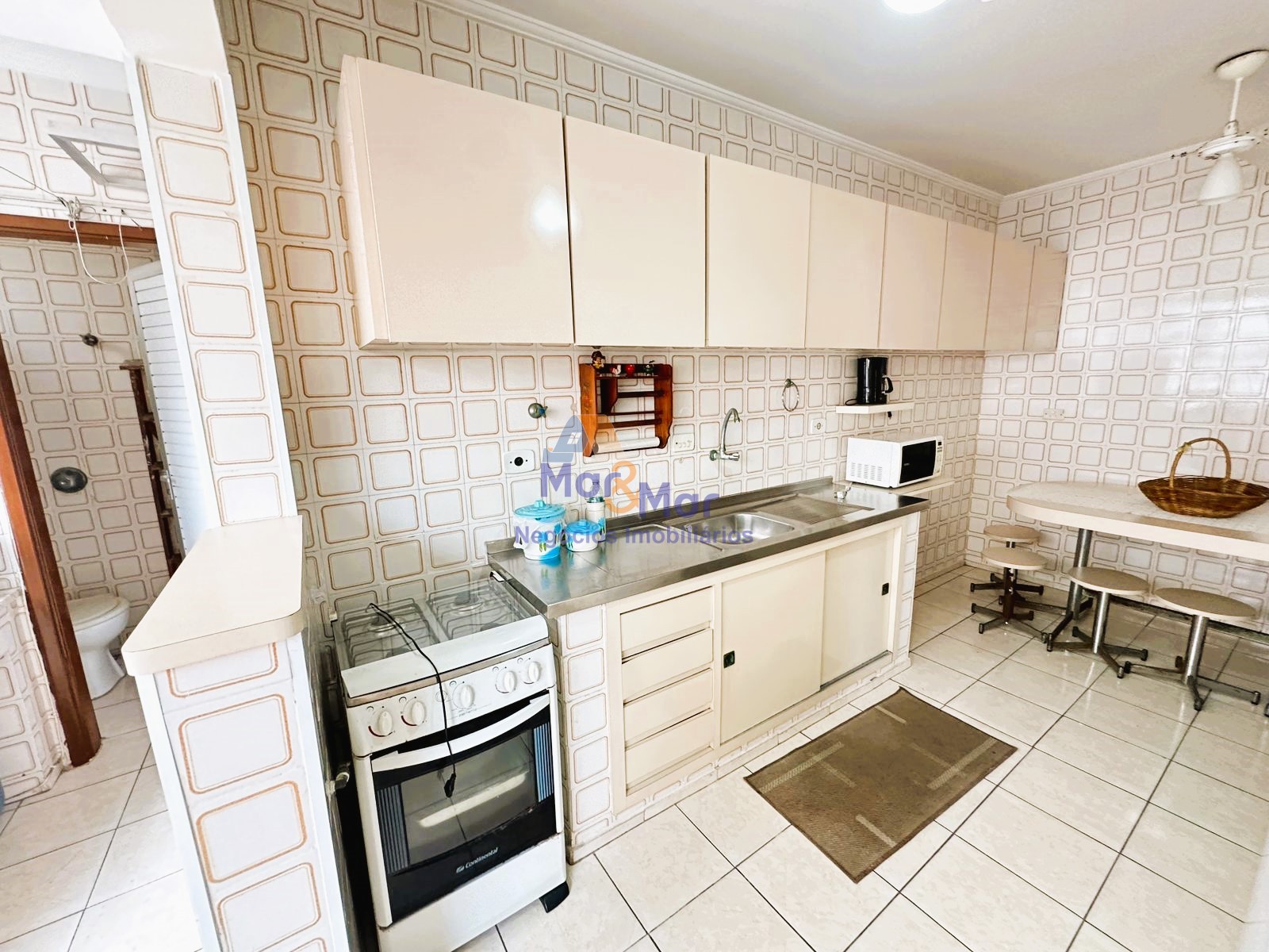 Apartamento na Praia das Pitangueiras, Guarujá - SP