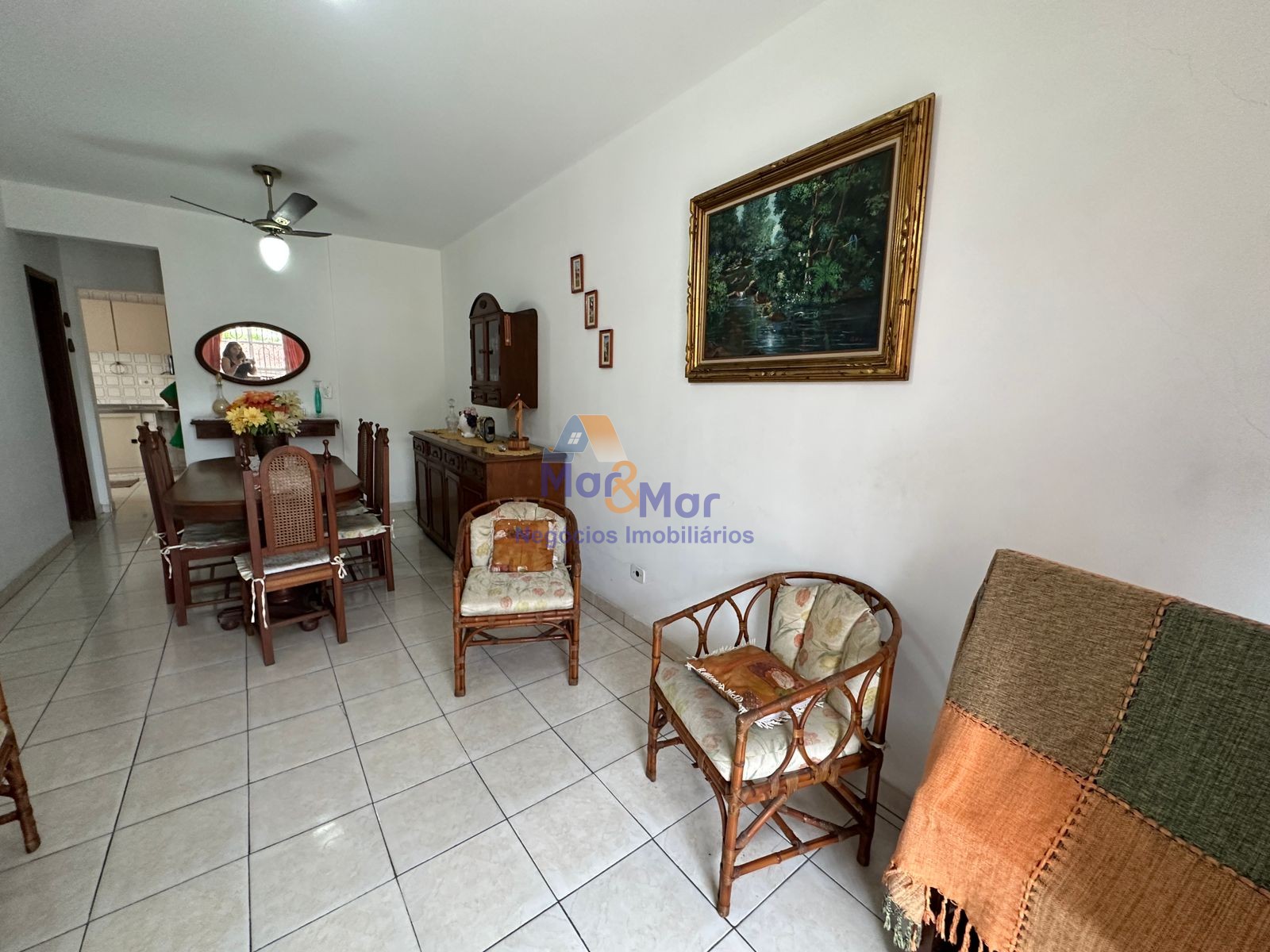 Apartamento na Praia das Pitangueiras, Guarujá - SP