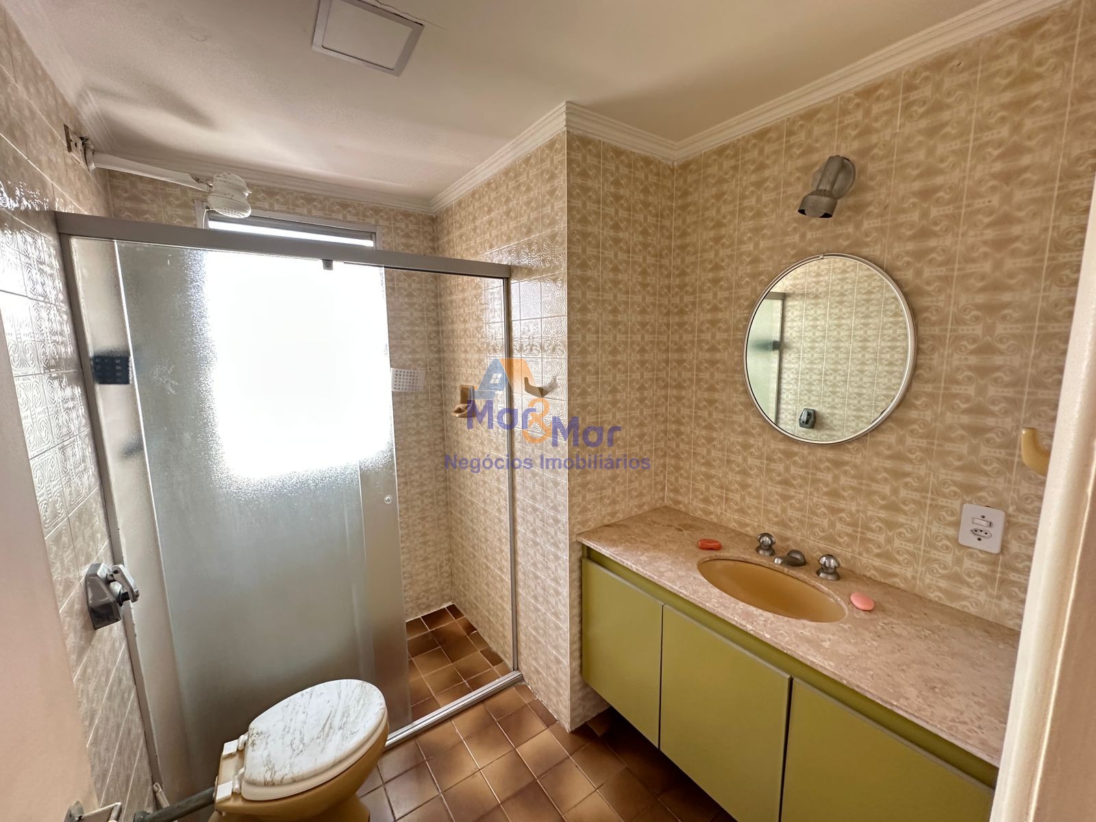 Apartamento na Praia das Pitangueiras, Guarujá - SP