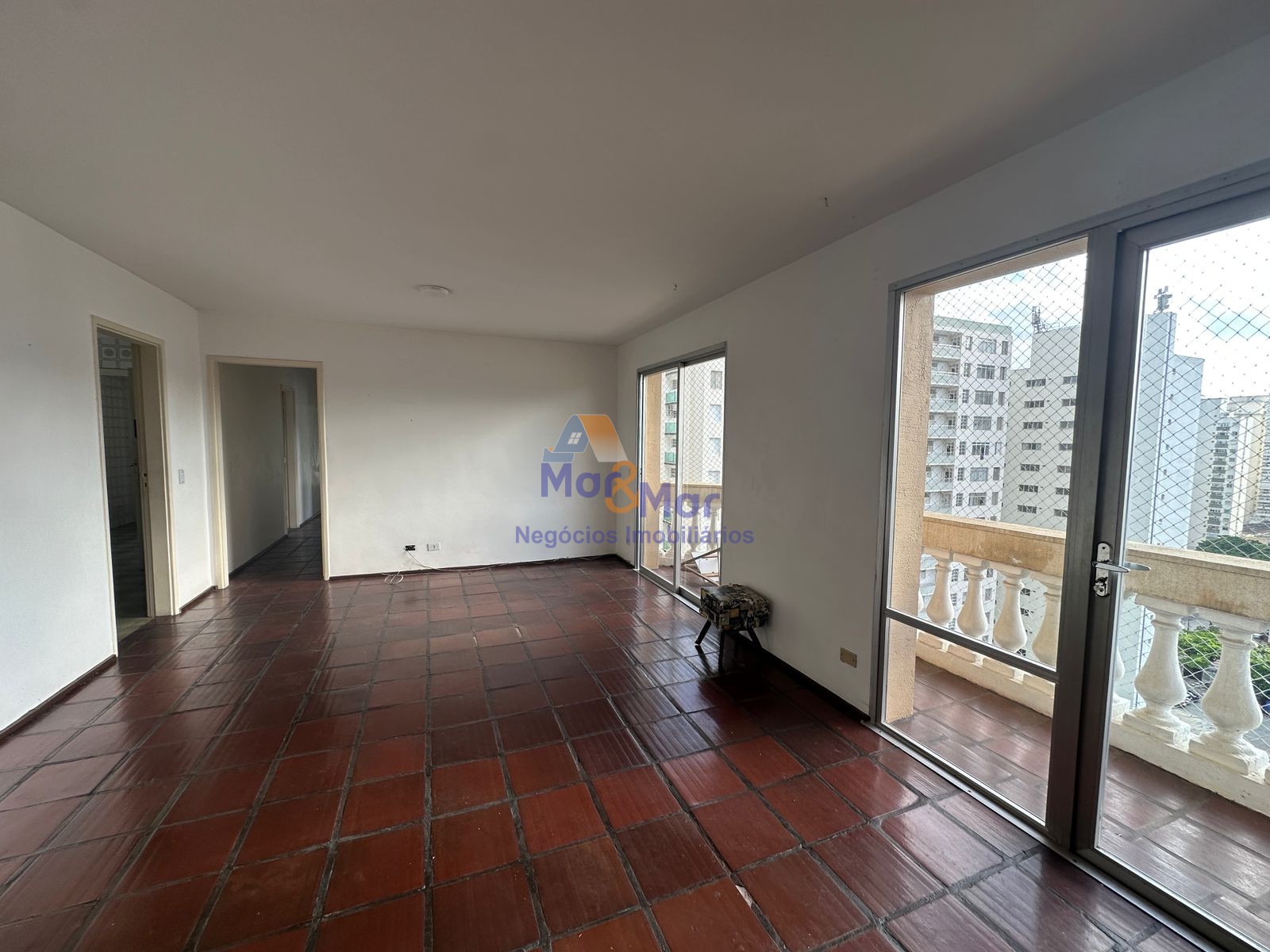 Apartamento na Praia das Pitangueiras, Guarujá - SP