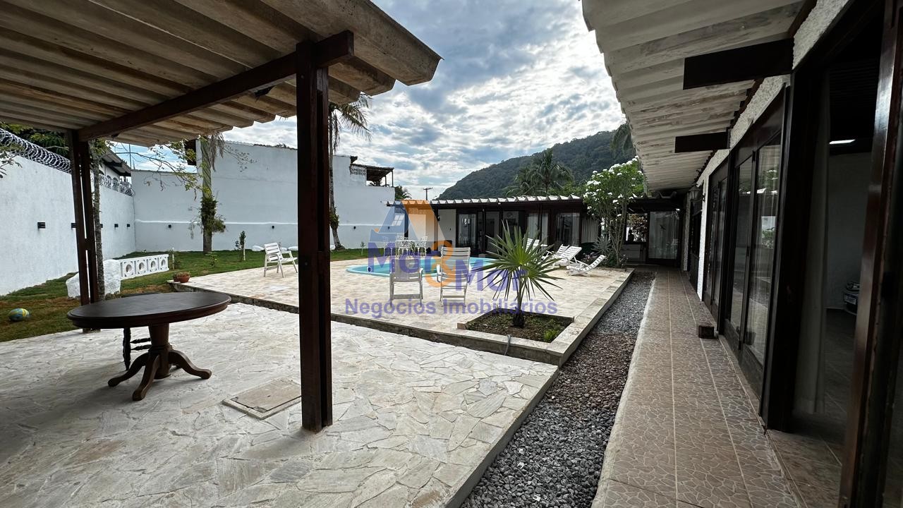Casa na Praia do Guaiuba, Guarujá - SP