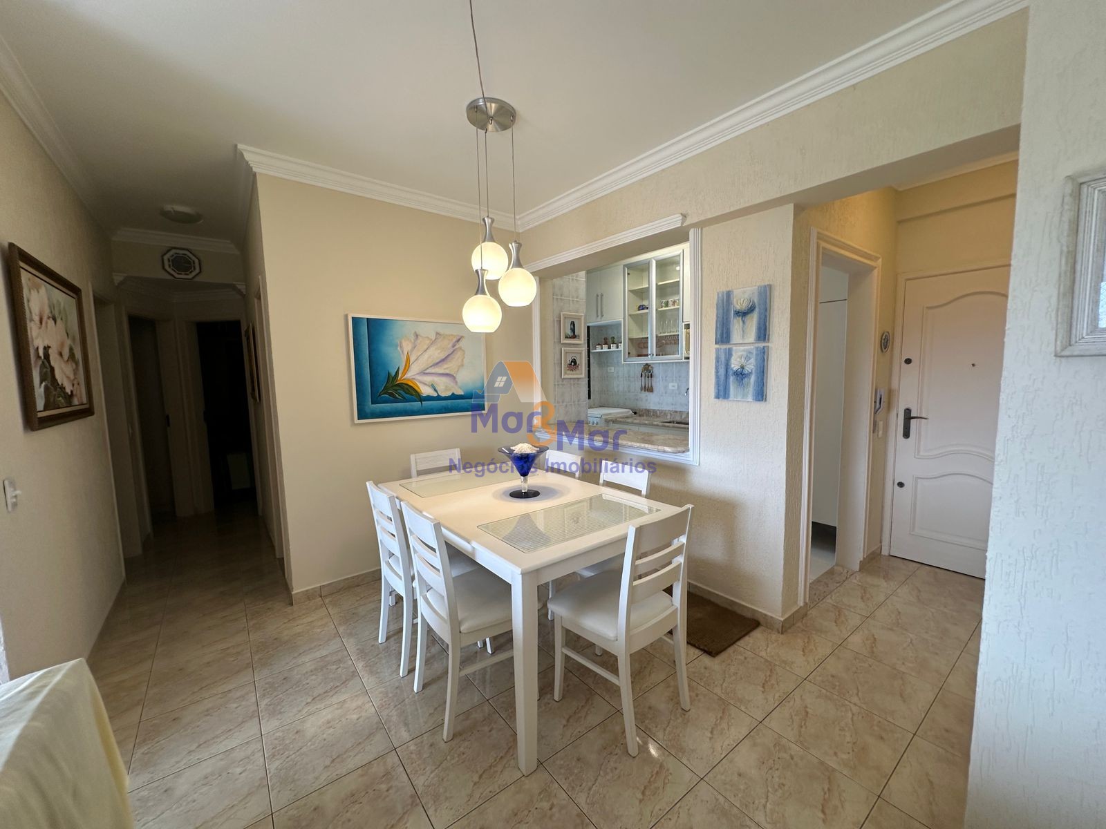 Apartamento na Praia da Enseada, Guarujá - SP