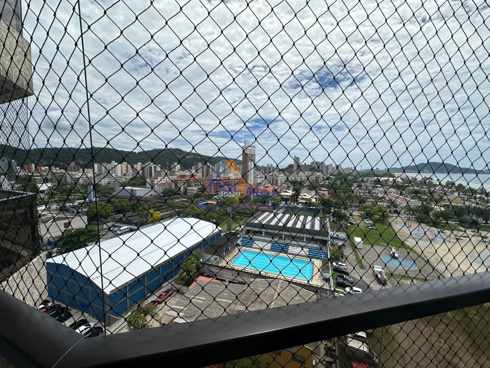 Apartamento na Praia da Enseada, Guarujá - SP