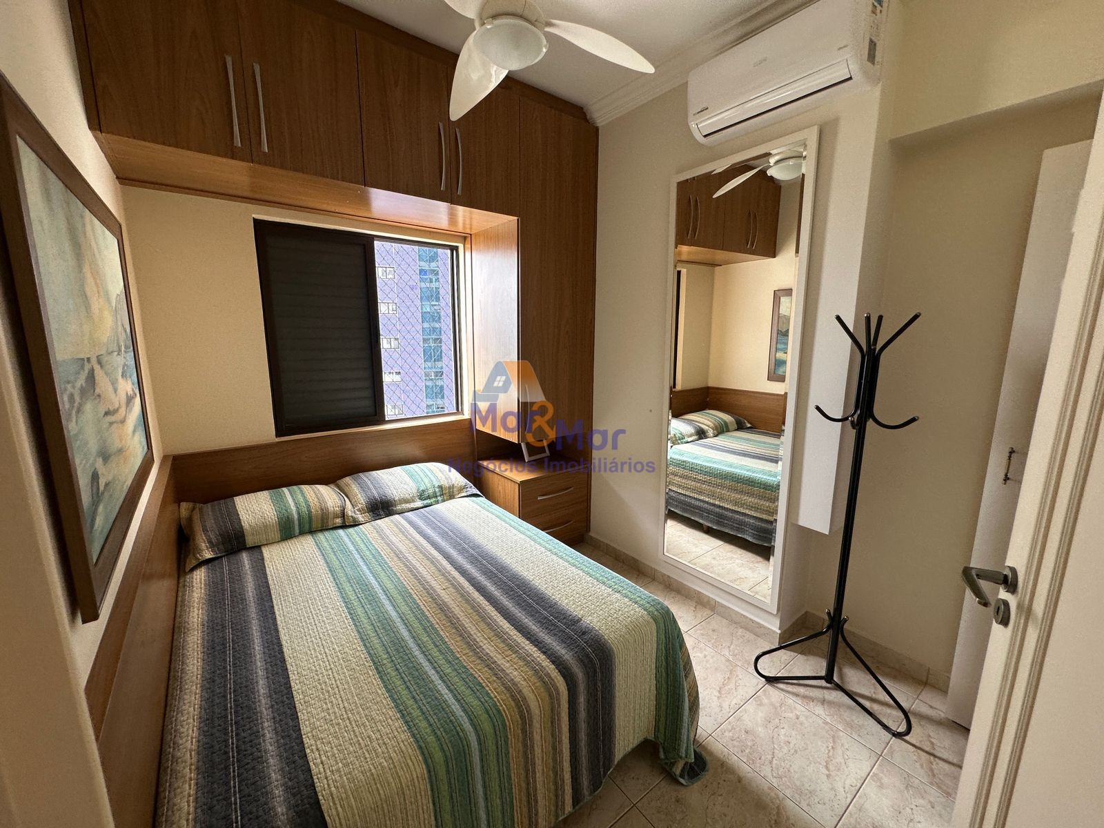 Apartamento na Praia da Enseada, Guarujá - SP