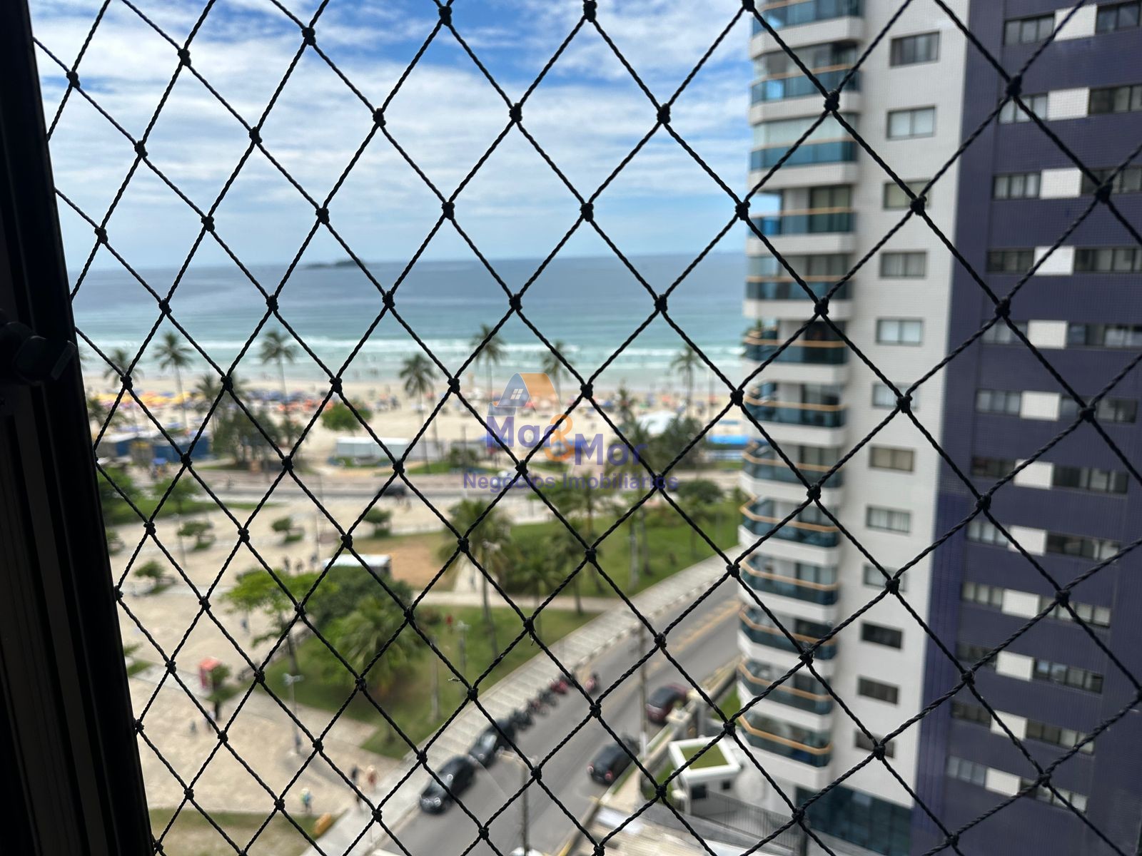 Apartamento na Praia da Enseada, Guarujá - SP