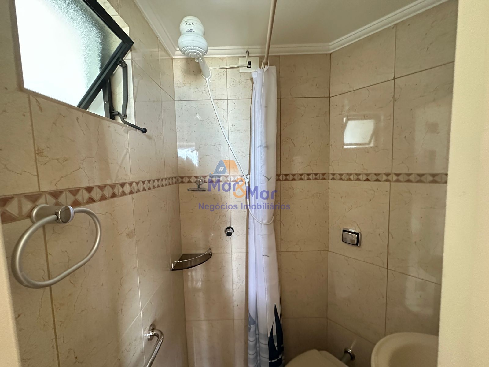 Apartamento na Praia da Enseada, Guarujá - SP