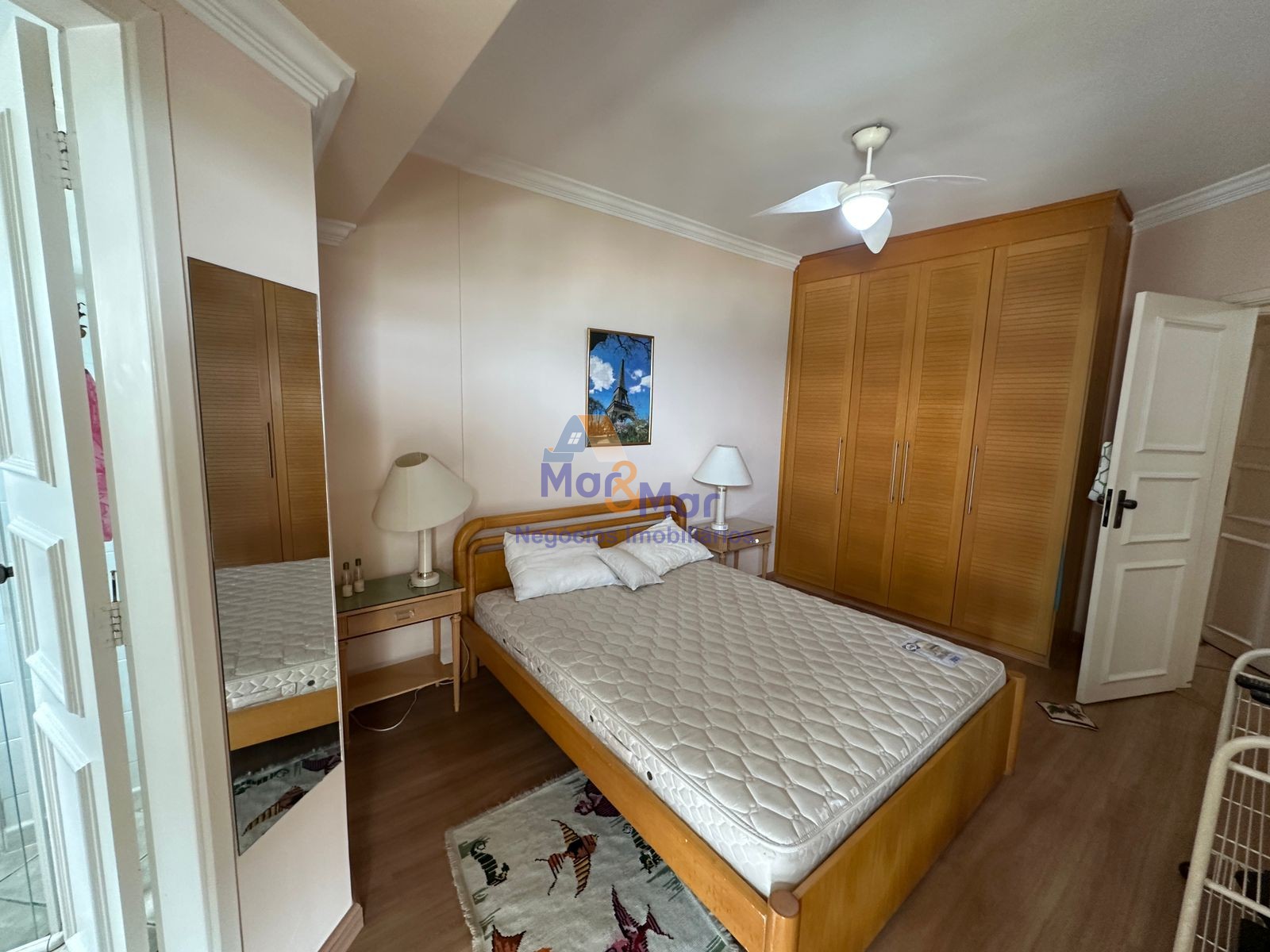 Apartamento na Praia da Enseada, Guarujá - SP