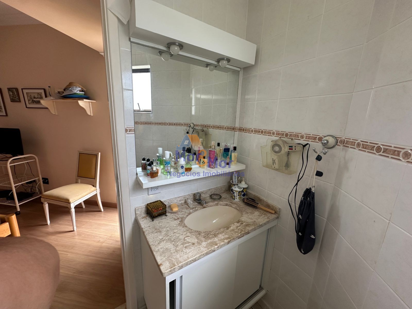 Apartamento na Praia da Enseada, Guarujá - SP