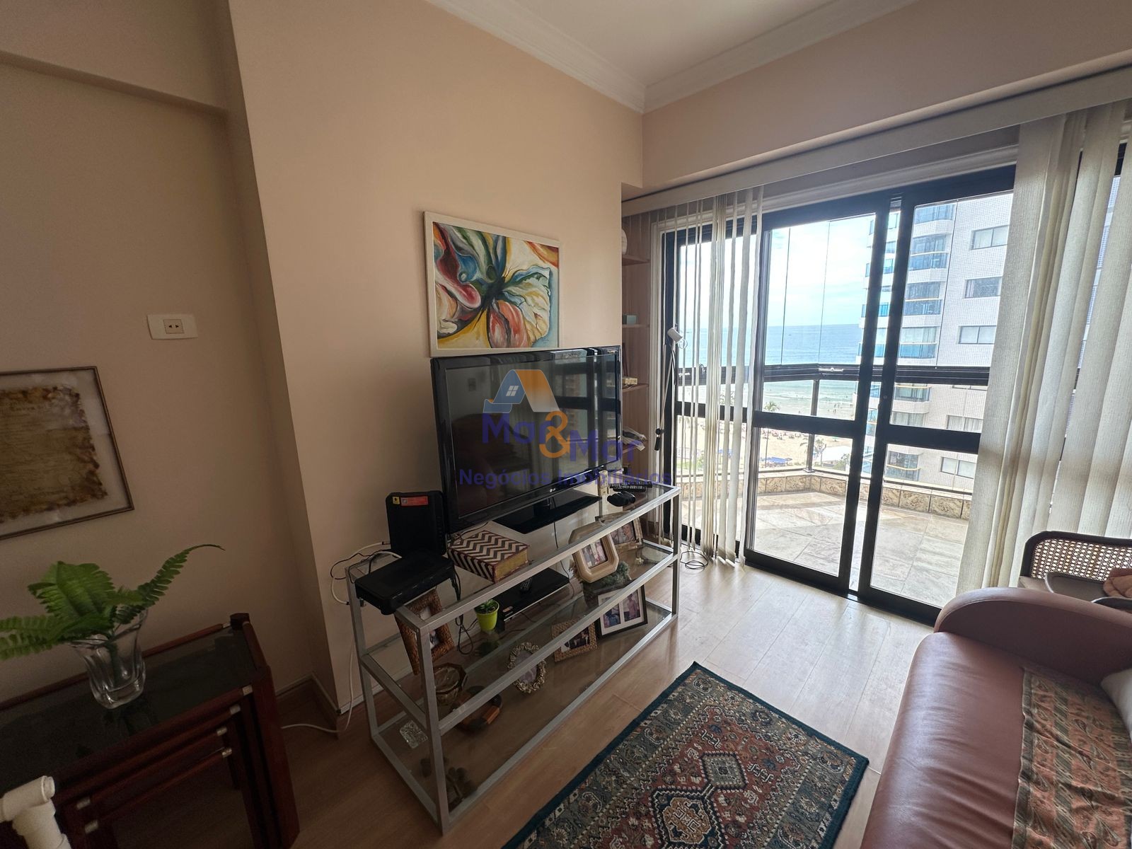 Apartamento na Praia da Enseada, Guarujá - SP