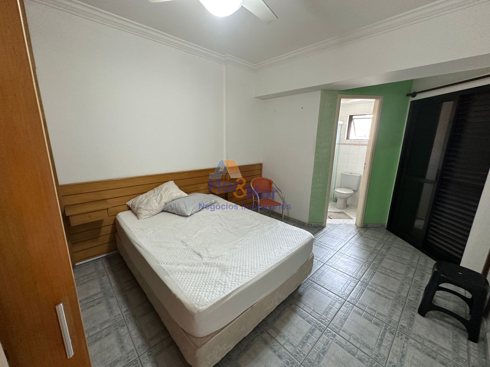 Apartamento na Praia da Enseada, Guarujá - SP