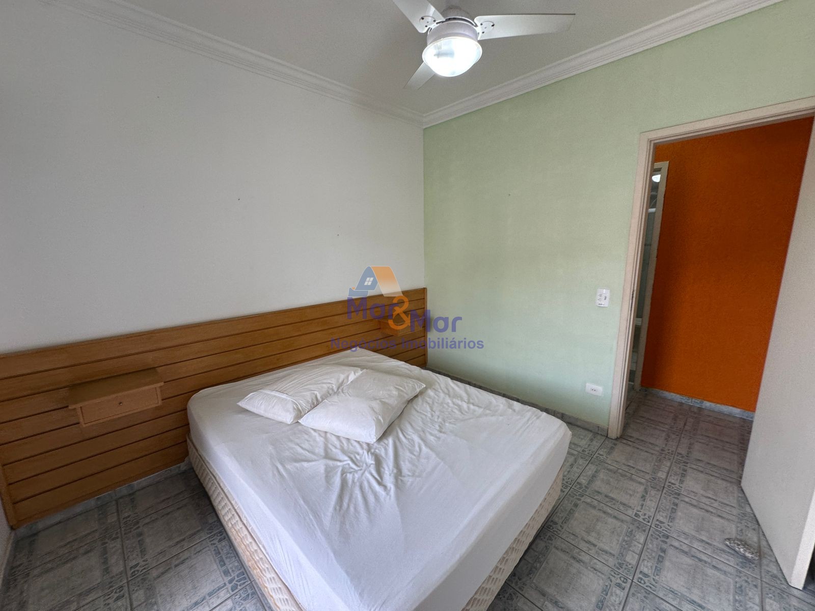 Apartamento na Praia da Enseada, Guarujá - SP