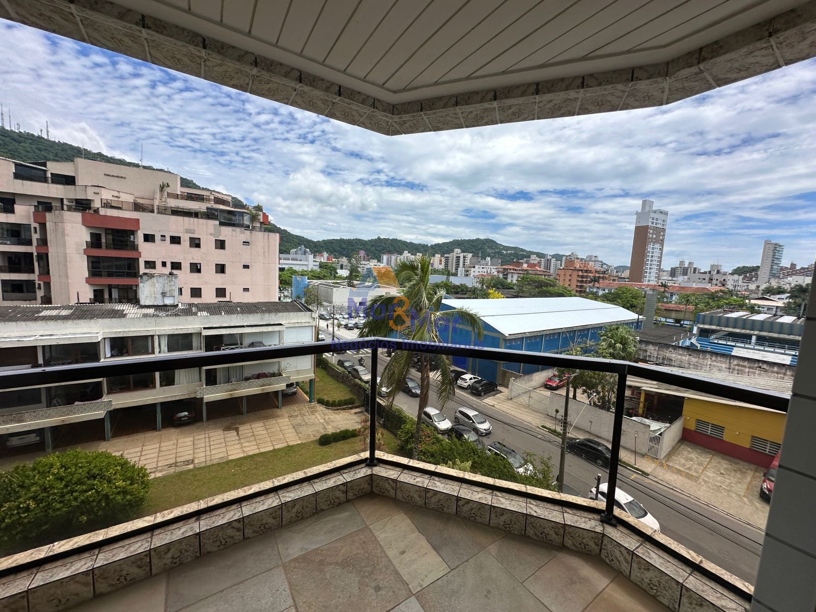 Apartamento na Praia da Enseada, Guarujá - SP