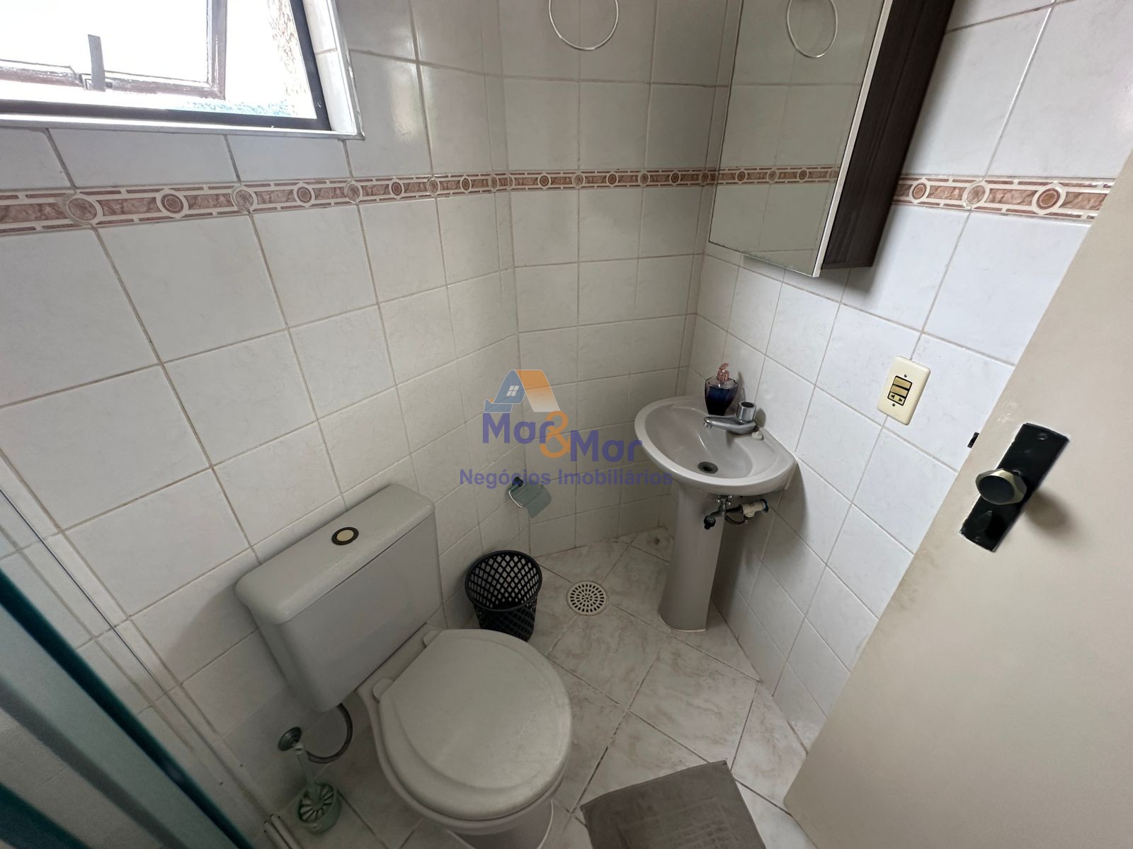 Apartamento na Praia da Enseada, Guarujá - SP