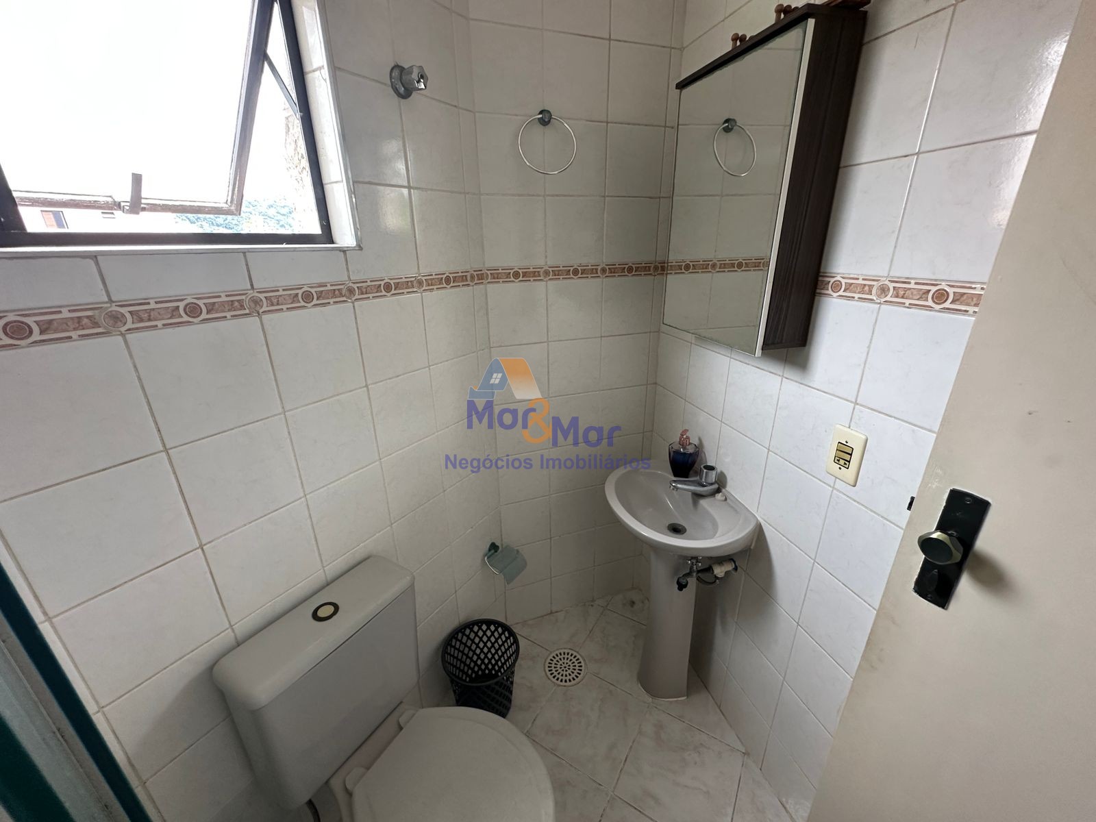 Apartamento na Praia da Enseada, Guarujá - SP