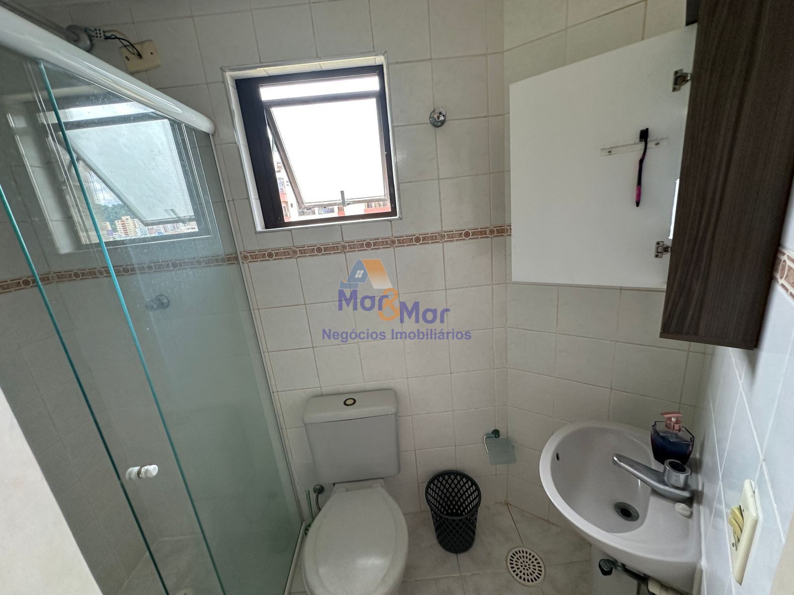 Apartamento na Praia da Enseada, Guarujá - SP
