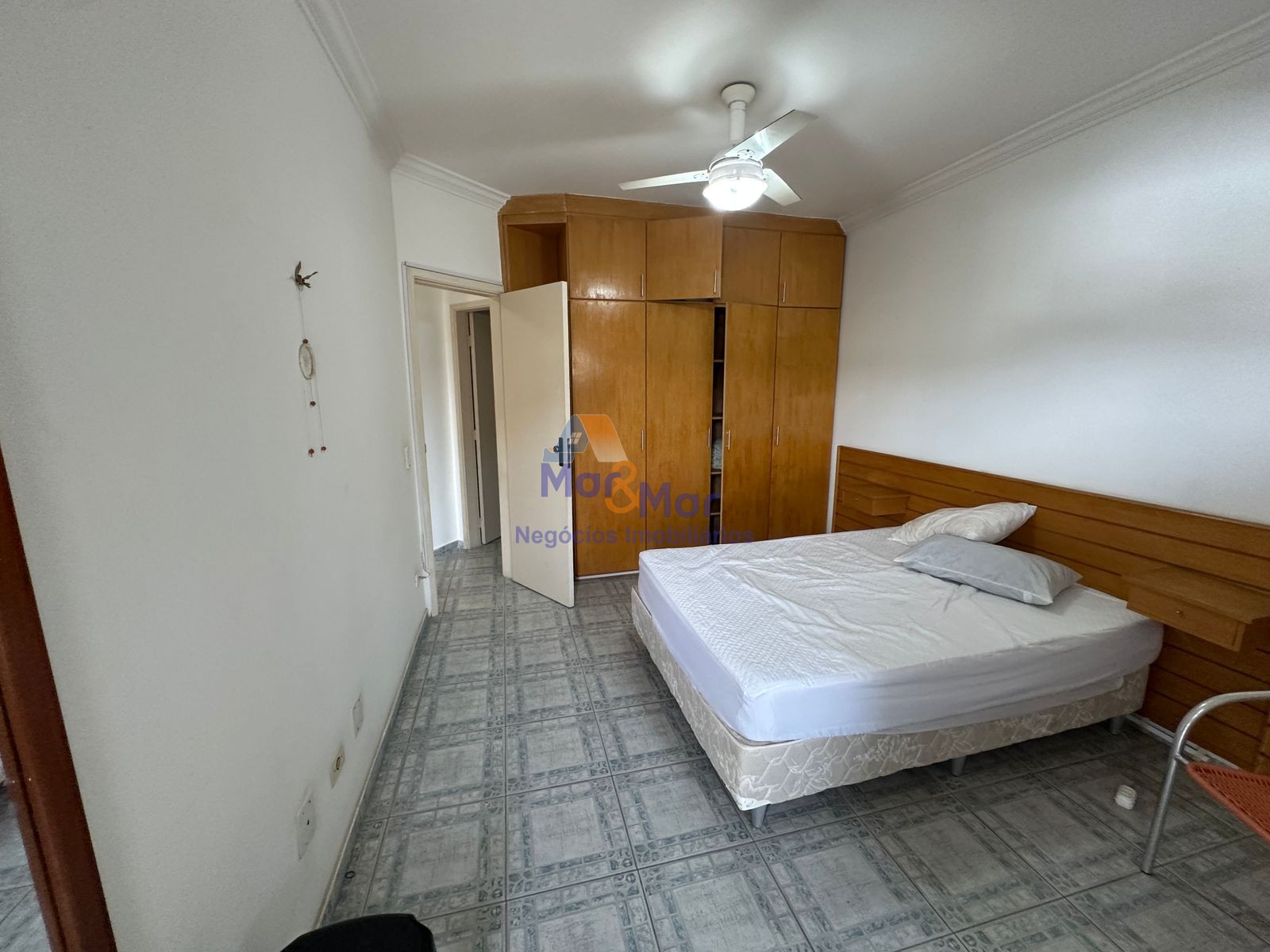 Apartamento na Praia da Enseada, Guarujá - SP