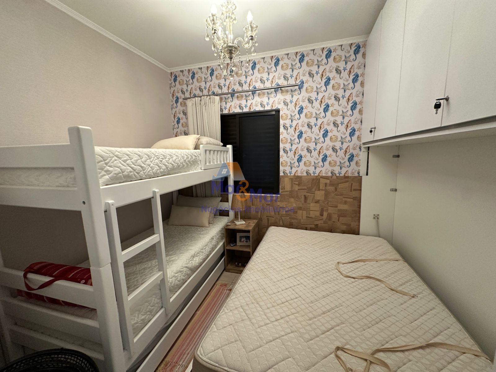 Apartamento na Praia da Enseada, Guarujá - SP