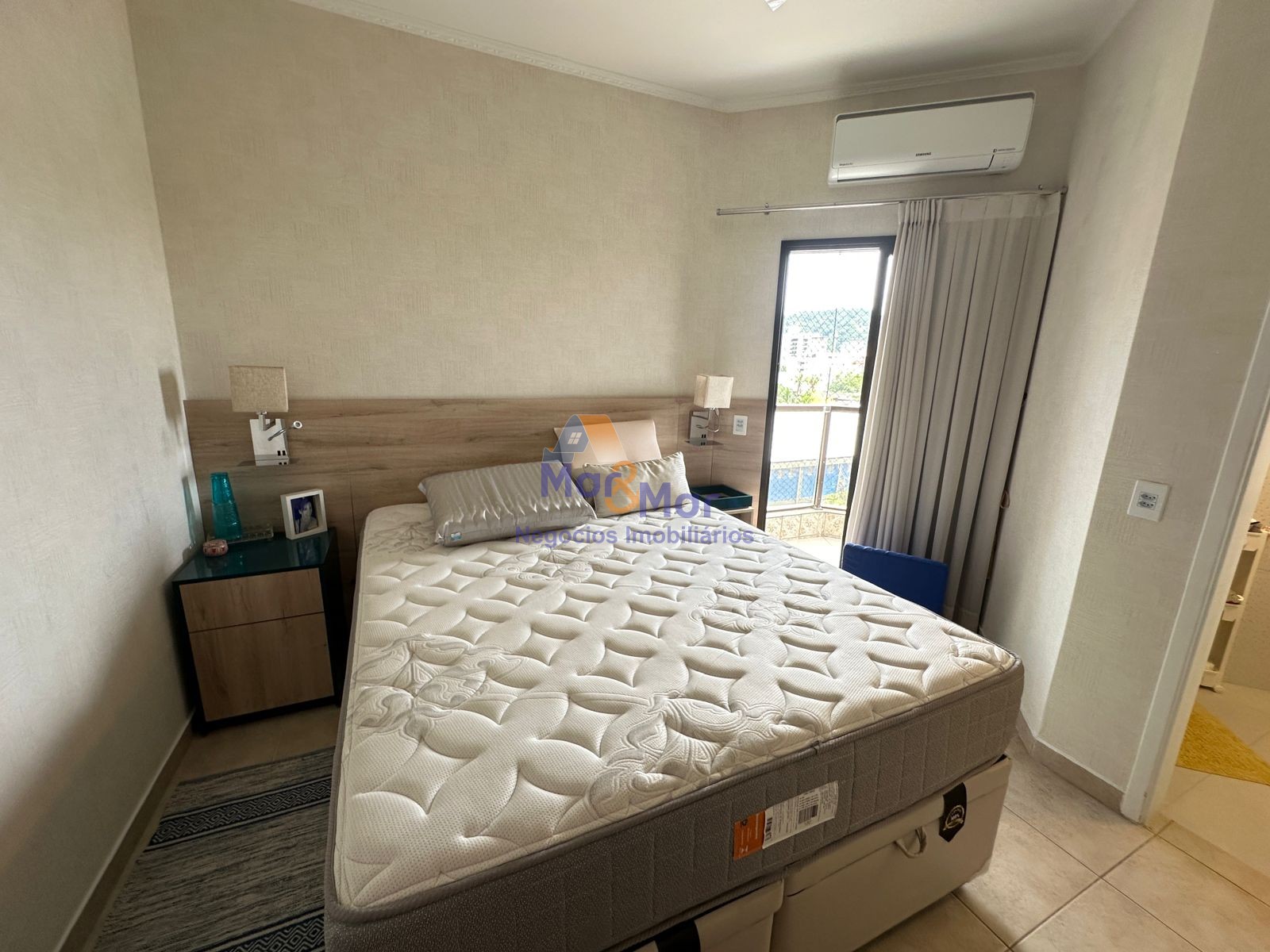 Apartamento na Praia da Enseada, Guarujá - SP