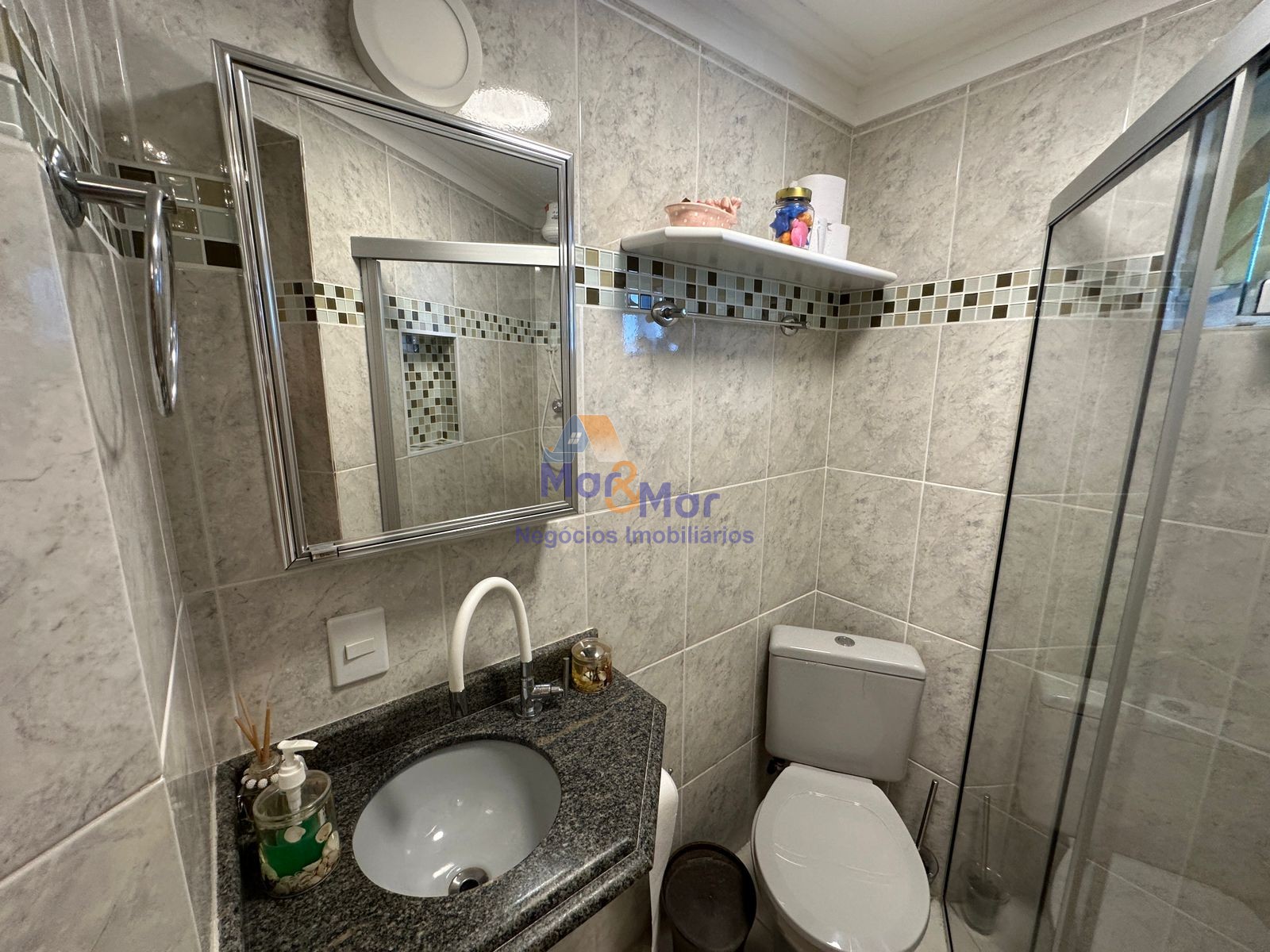 Apartamento na Praia da Enseada, Guarujá - SP