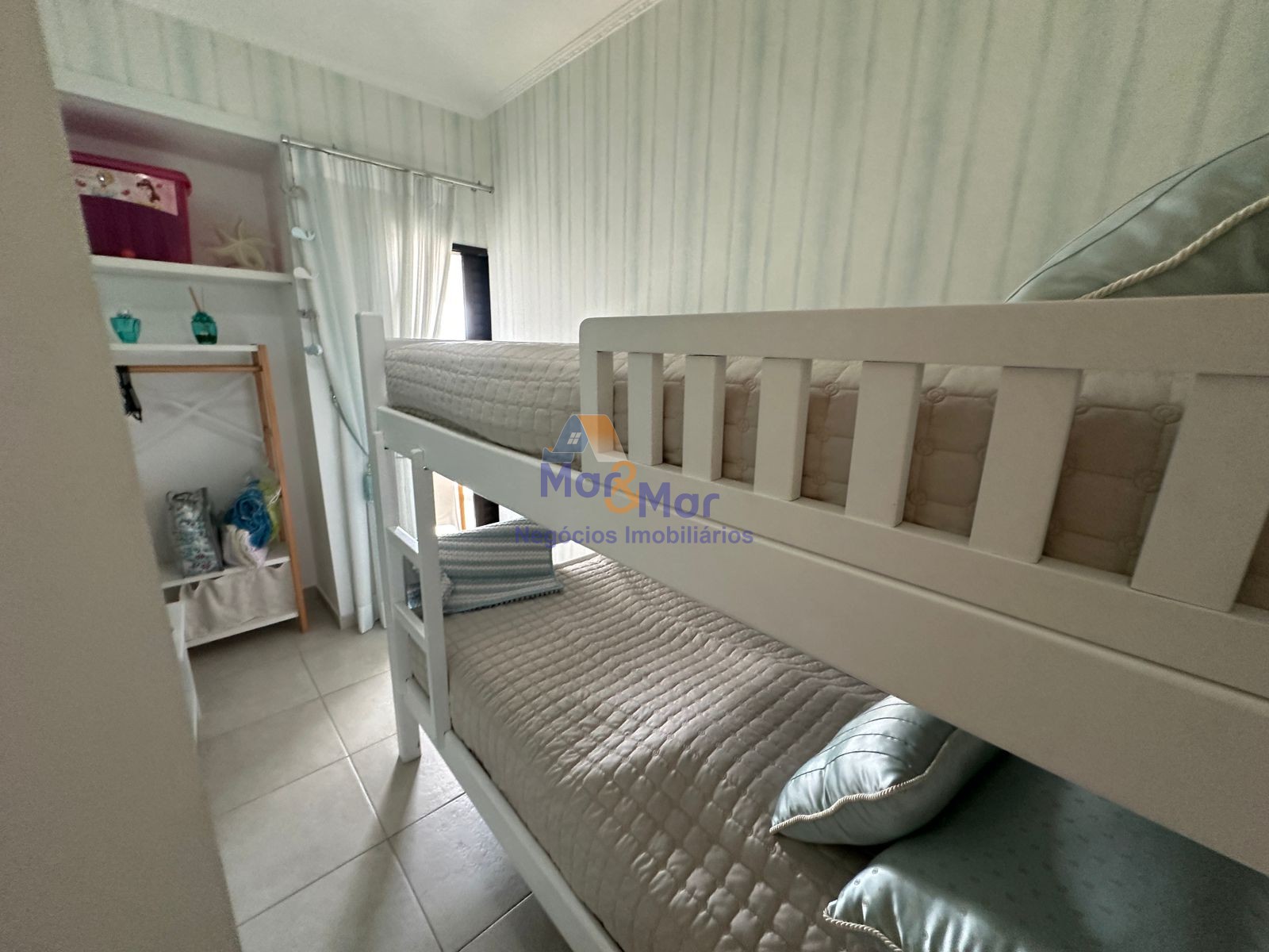 Apartamento na Praia da Enseada, Guarujá - SP