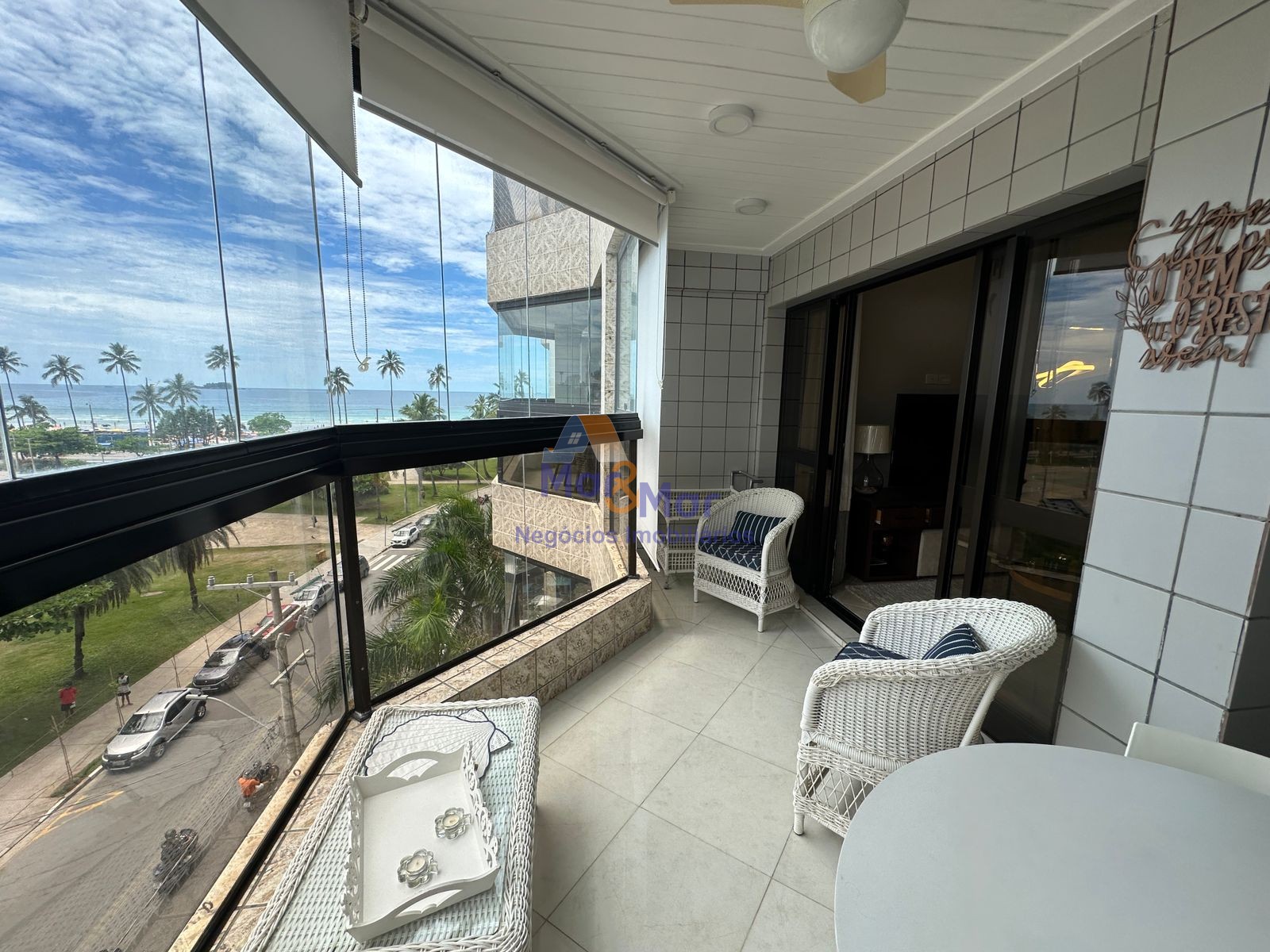 Apartamento na Praia da Enseada, Guarujá - SP
