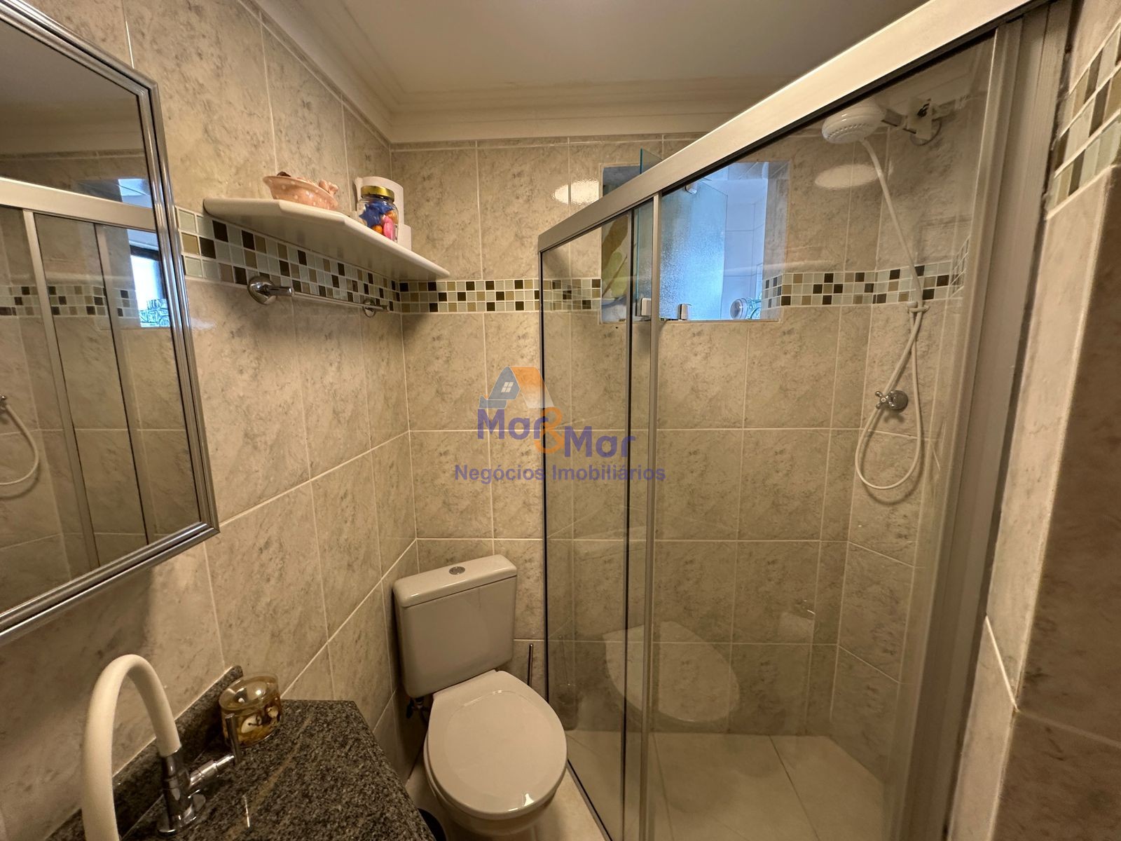 Apartamento na Praia da Enseada, Guarujá - SP