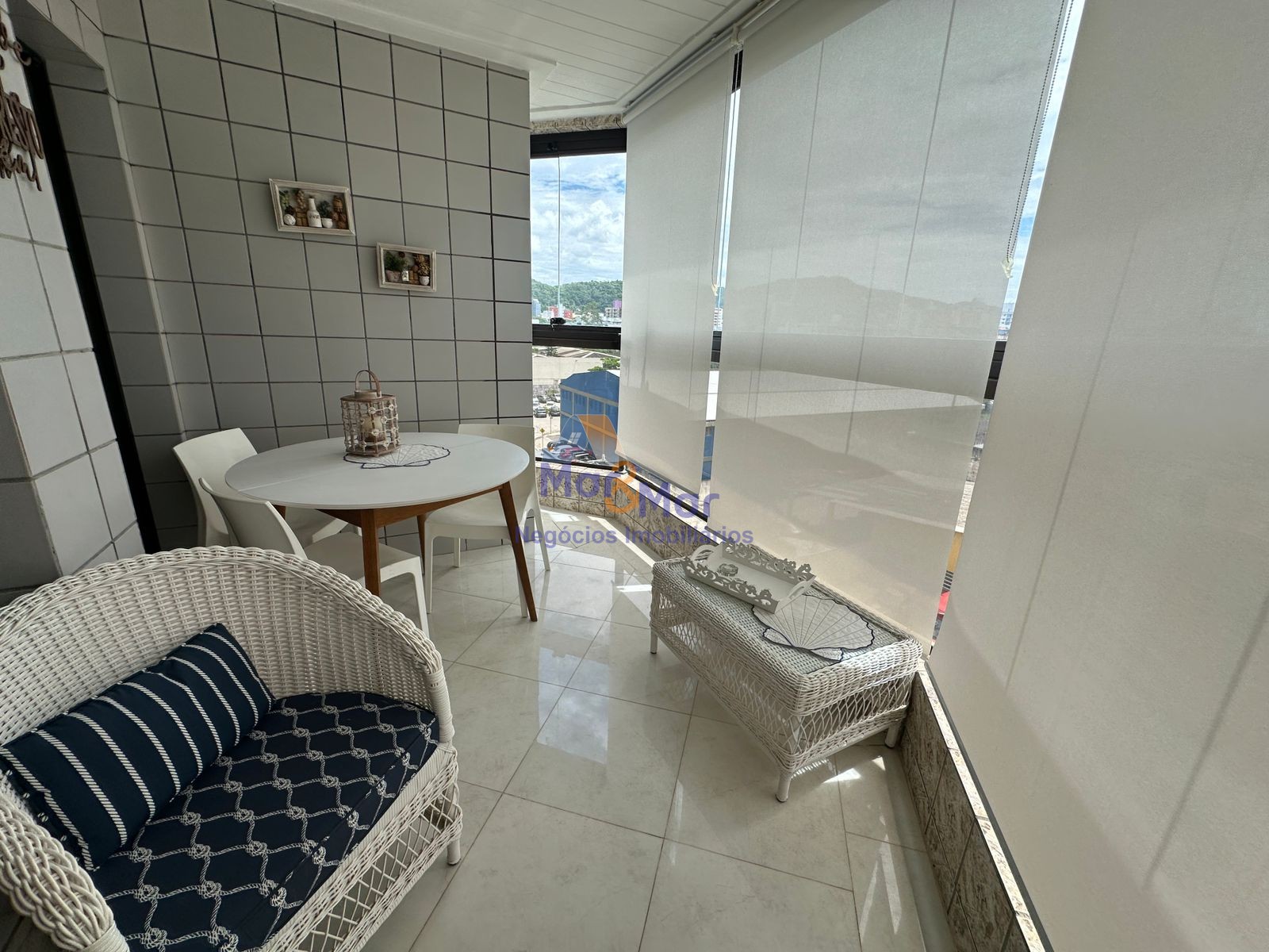 Apartamento na Praia da Enseada, Guarujá - SP