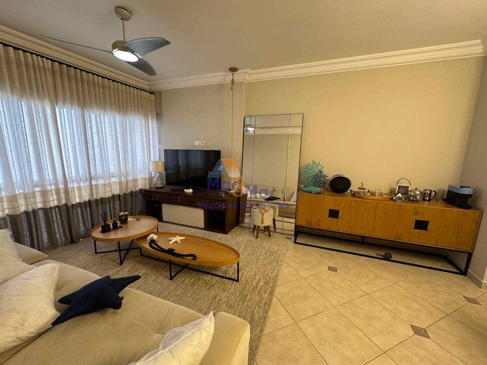 Apartamento na Praia da Enseada, Guarujá - SP