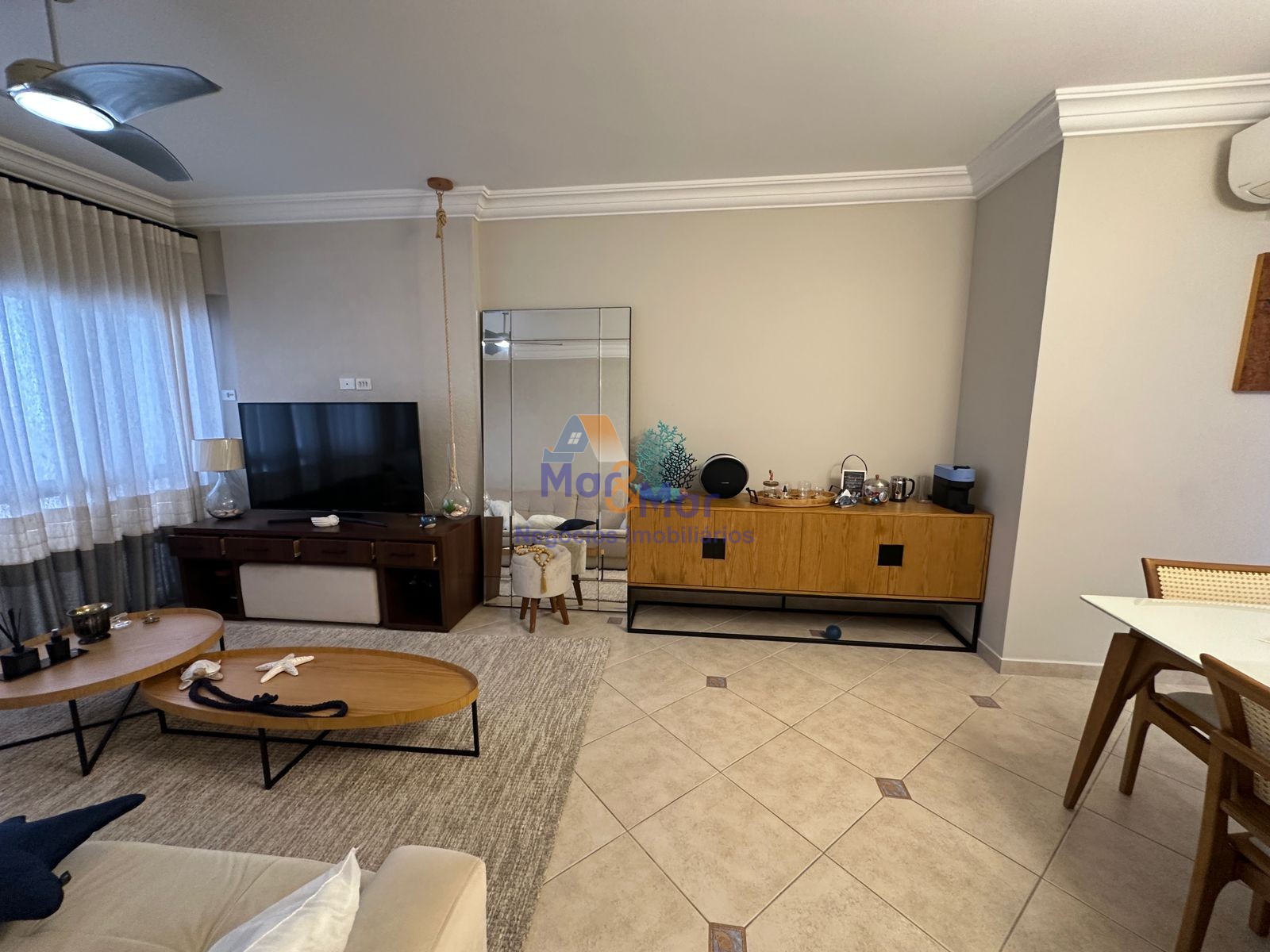 Apartamento na Praia da Enseada, Guarujá - SP