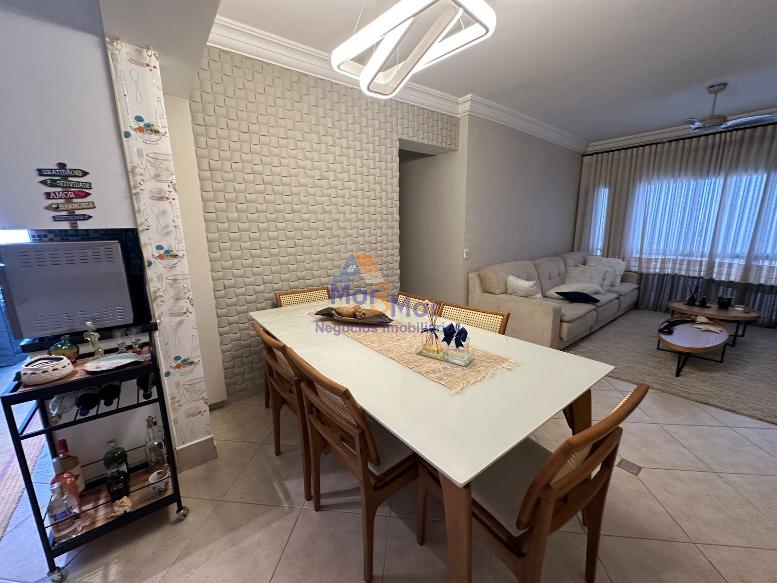 Apartamento na Praia da Enseada, Guarujá - SP
