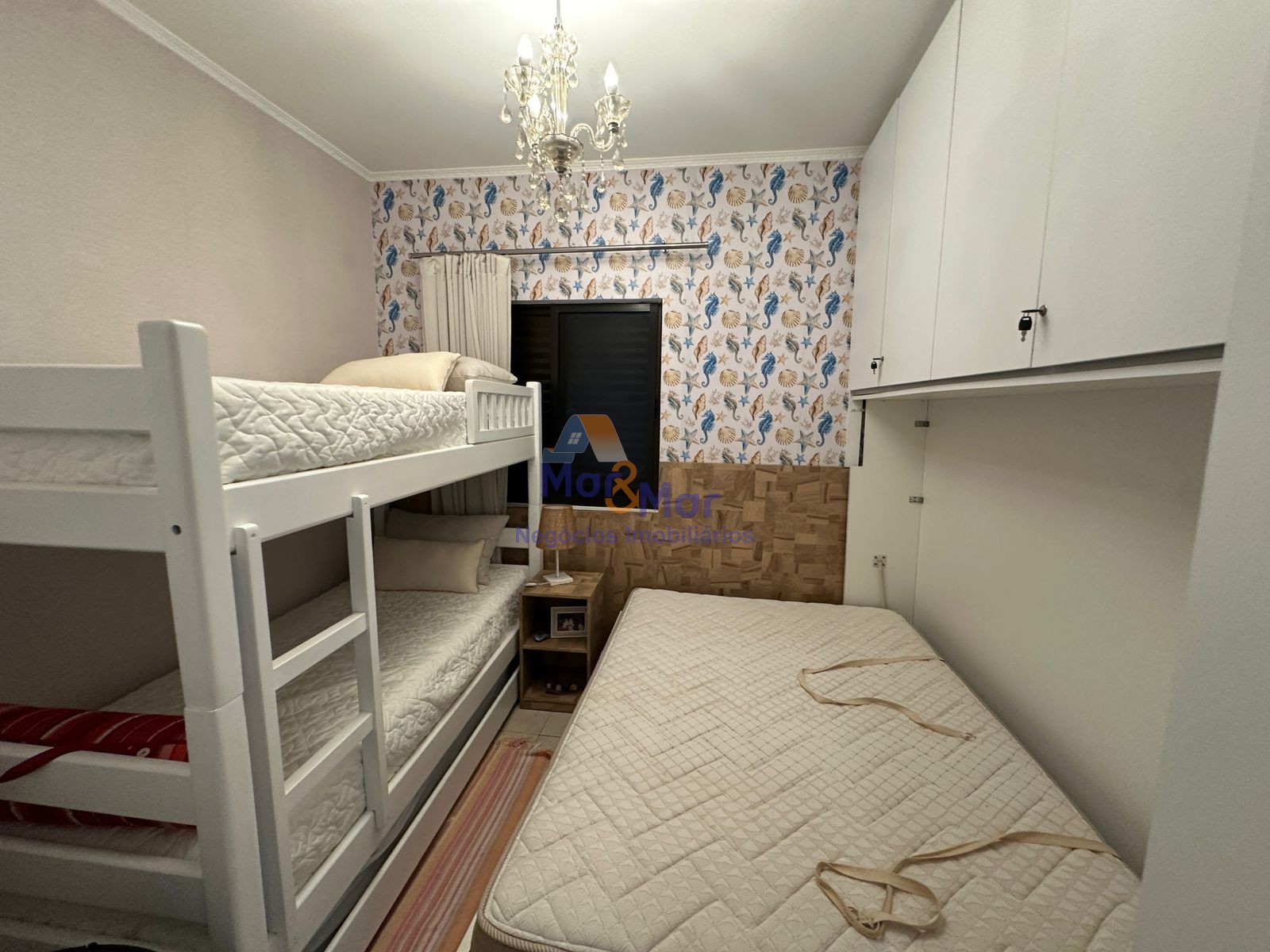 Apartamento na Praia da Enseada, Guarujá - SP