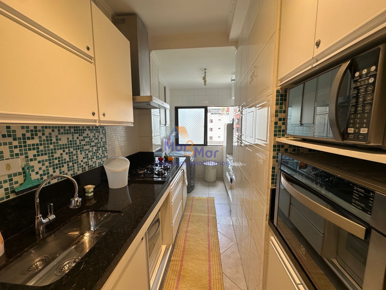 Apartamento na Praia da Enseada, Guarujá - SP