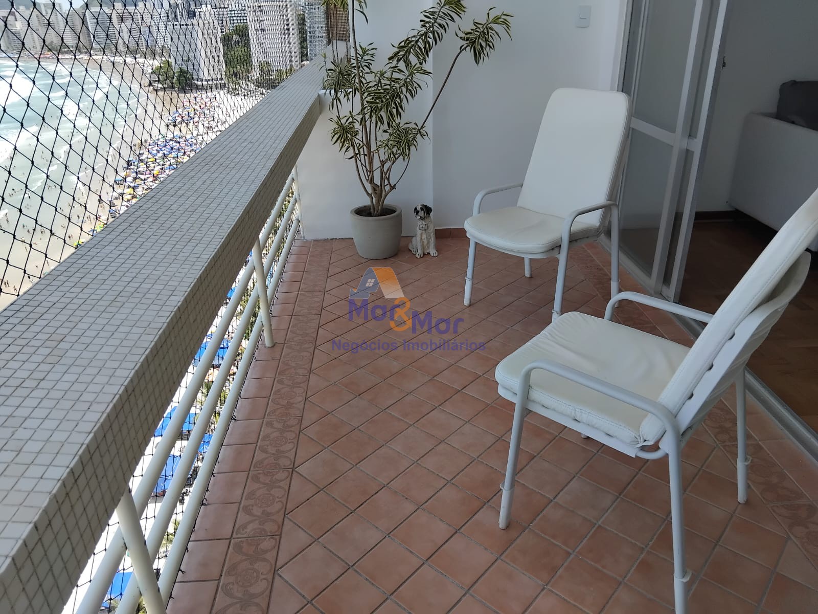 Apartamento Frente ao Mar nas Pitangueiras, Guarujá - SP
