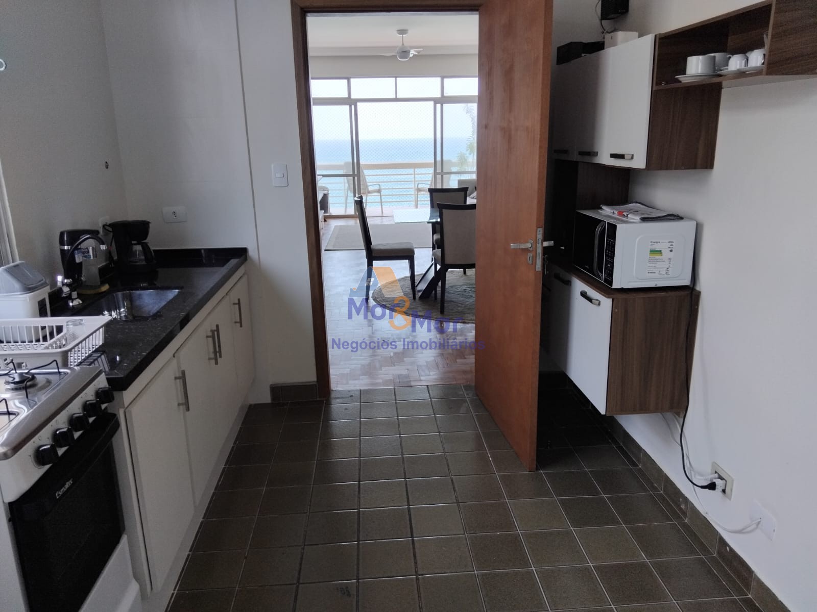 Apartamento Frente ao Mar nas Pitangueiras, Guarujá - SP